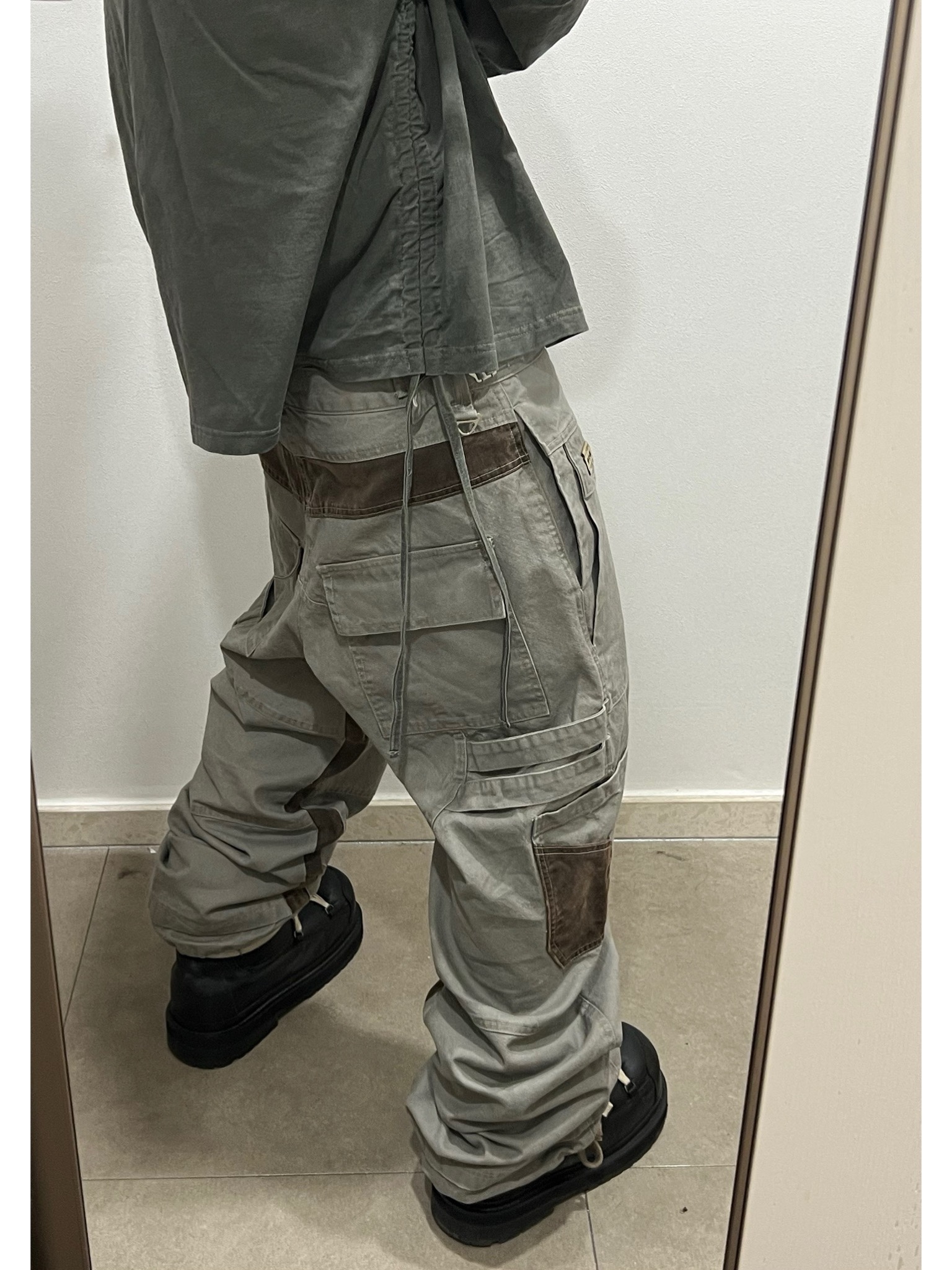 Wapworks Wp Military Shirring Crop Crewneck Khaki 착용 스타일 - 2