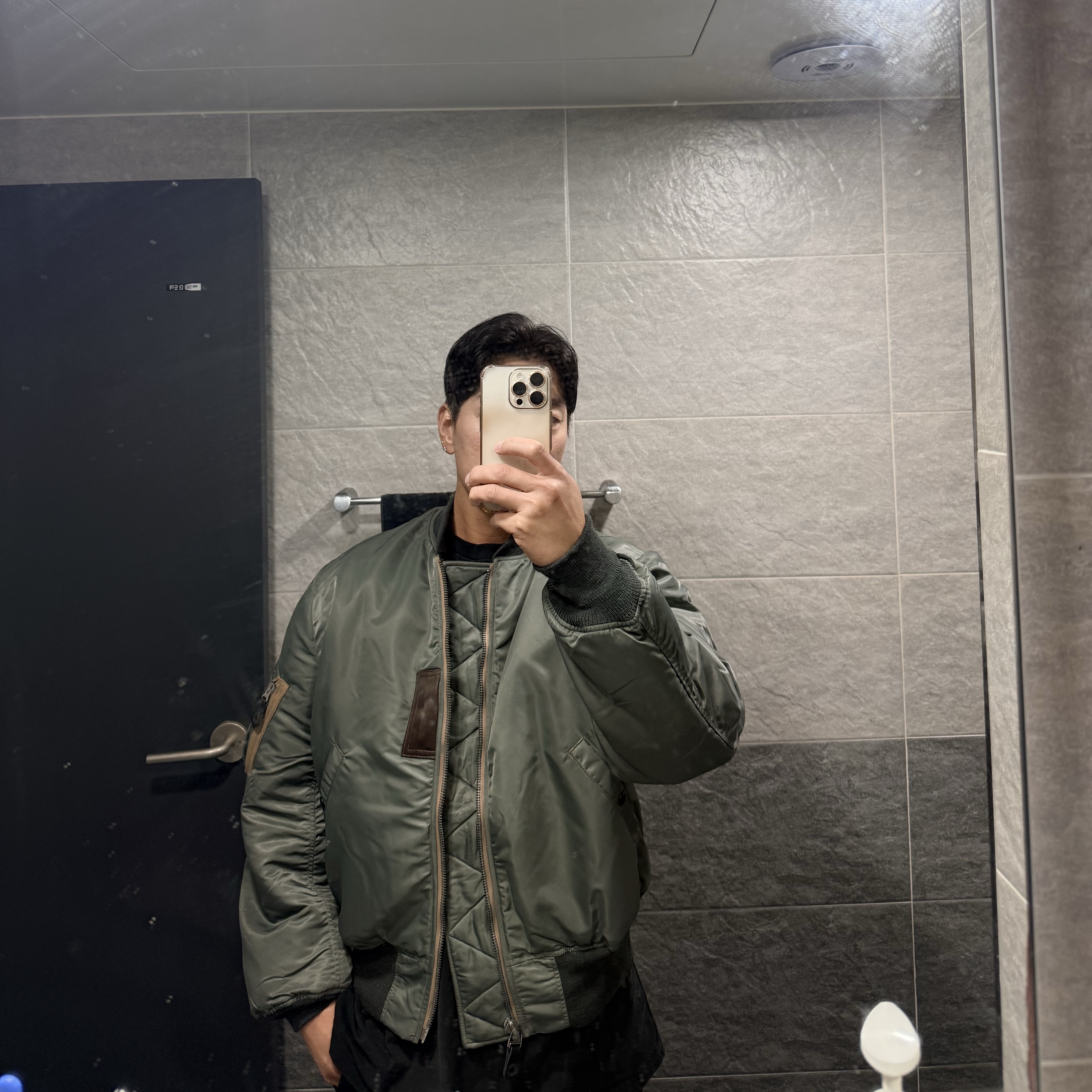 Buzz Rickson's Type MA-1 Flight Jacket Sage Green 착용 스타일