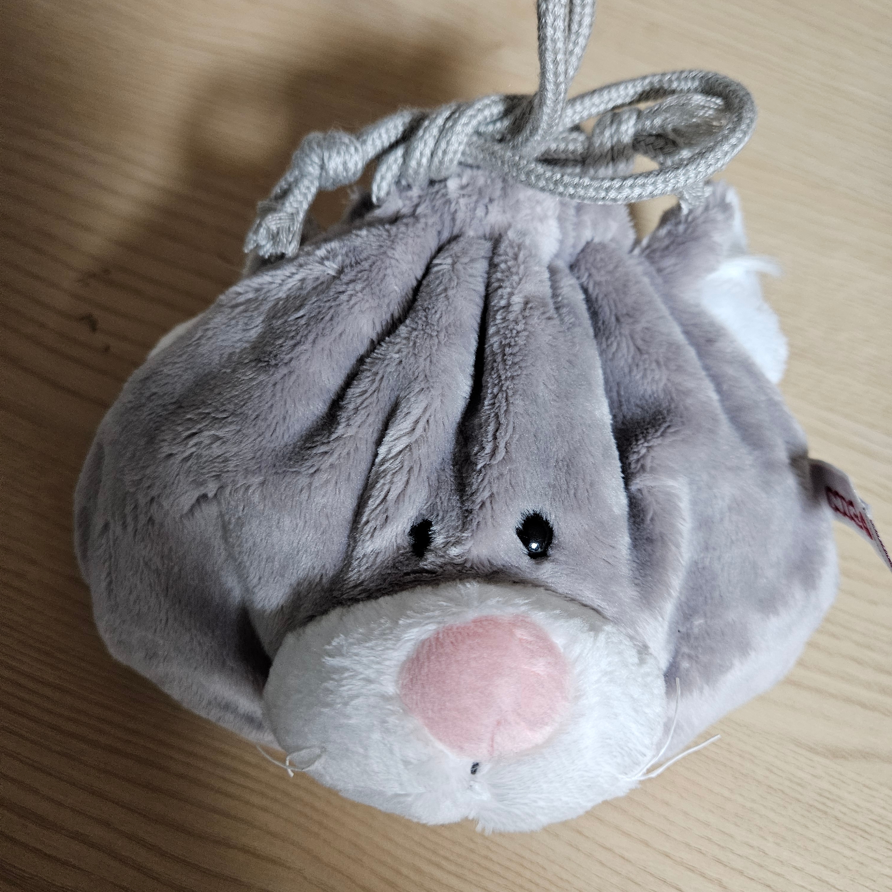 [KREAM 단독] NICI Drawstring bag cat 착용 스타일