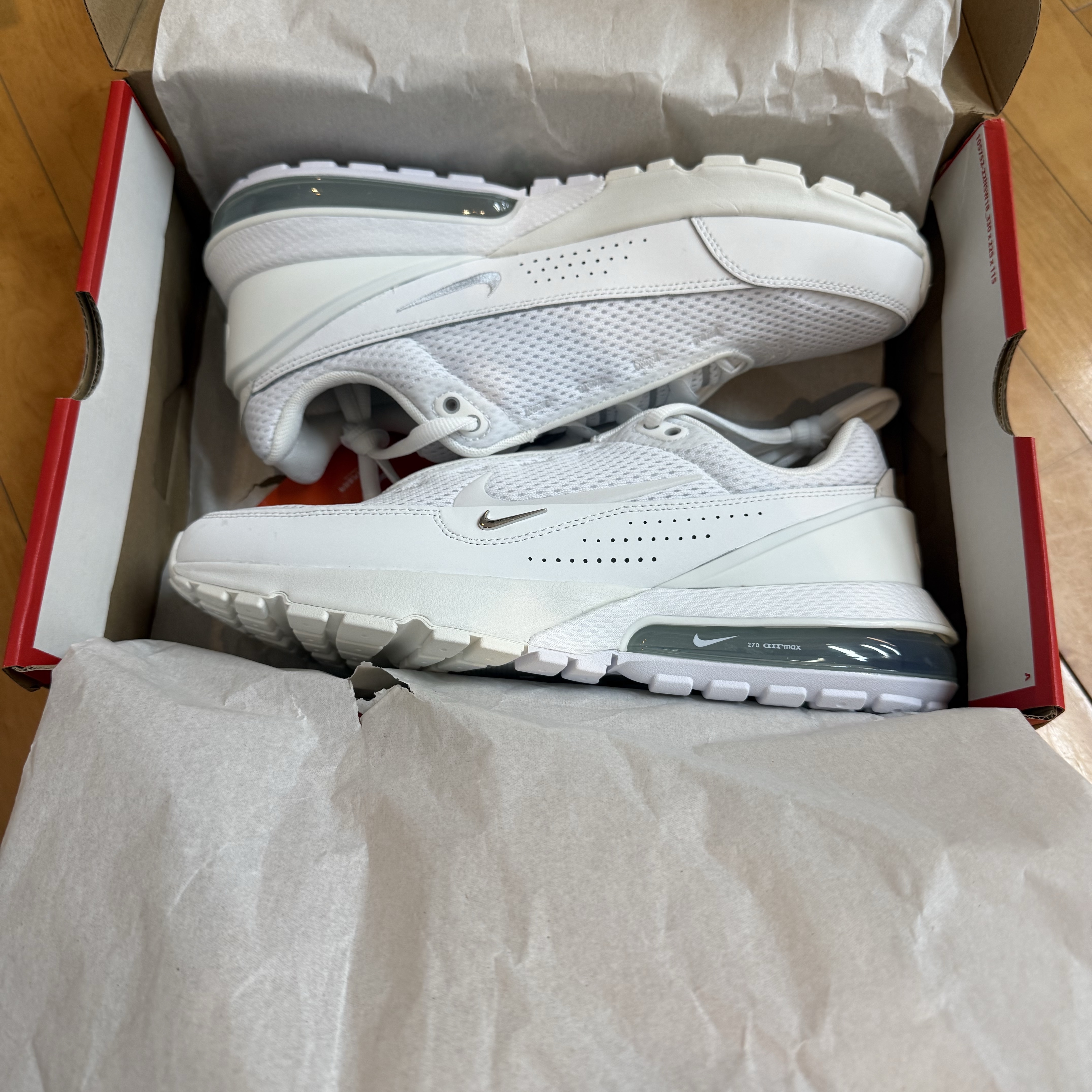 Nike Air Max Pulse White Summit White 착용 스타일