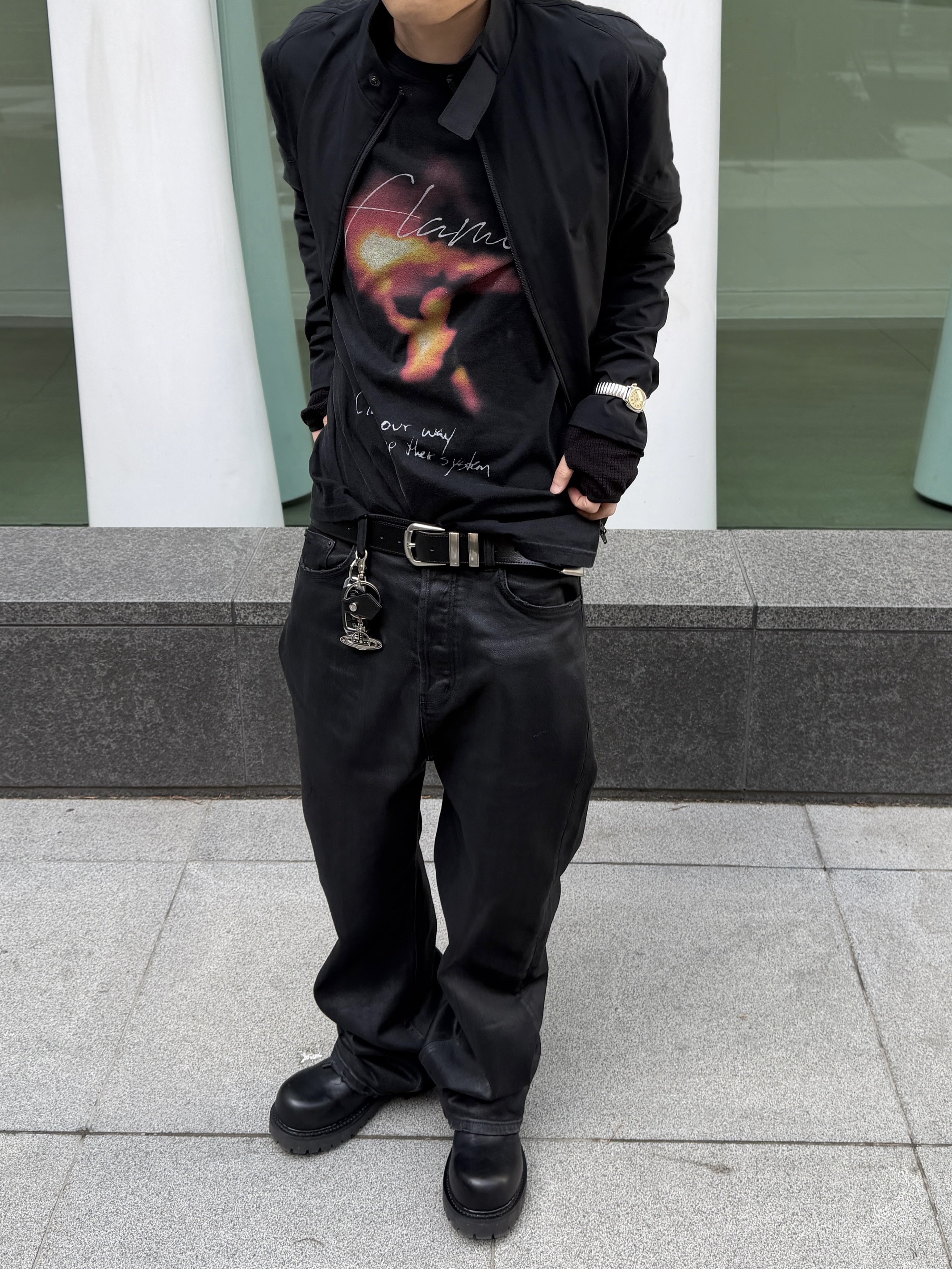 Undermycar POC Flame Vintage Washed T-Shirts Black, Undermycar Noir Coated Baggy Jeans Black 착용 스타일 - 8