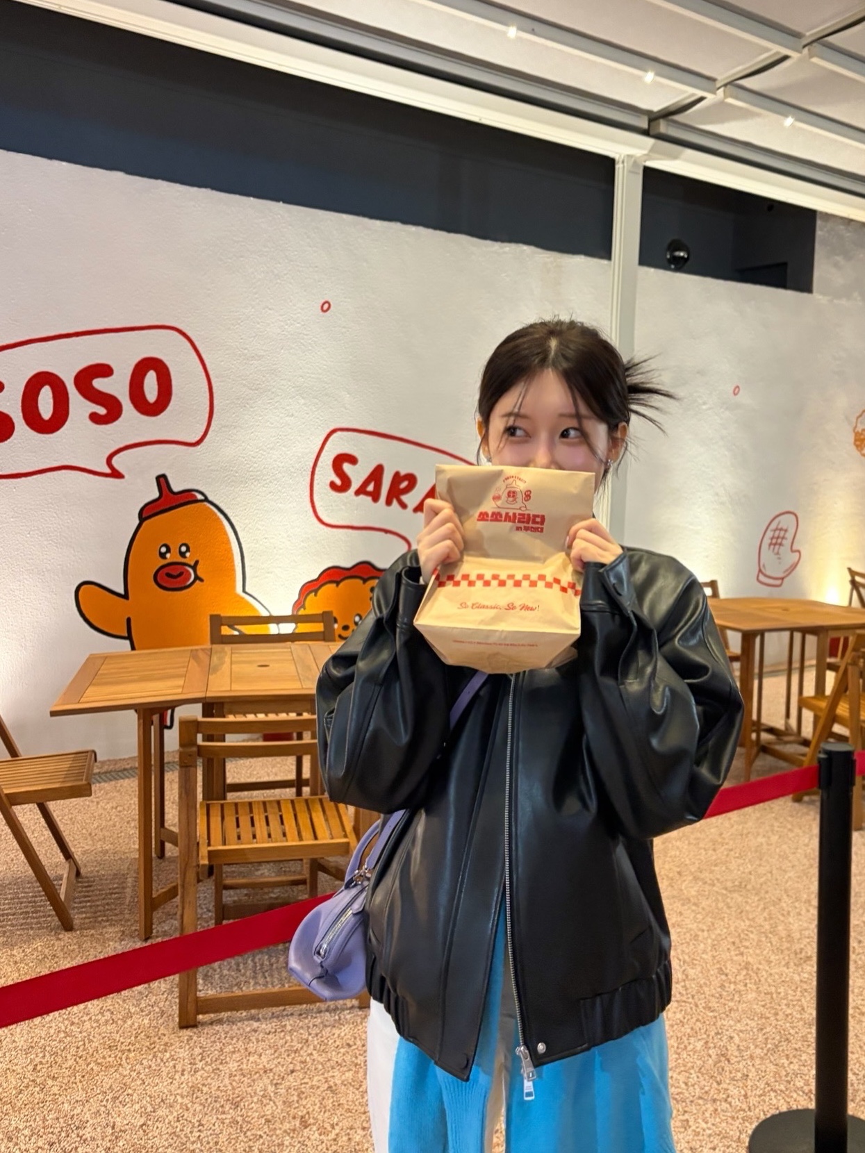 vunque Halfmoon Curve Tote S Fuzzy Purple 착용 스타일