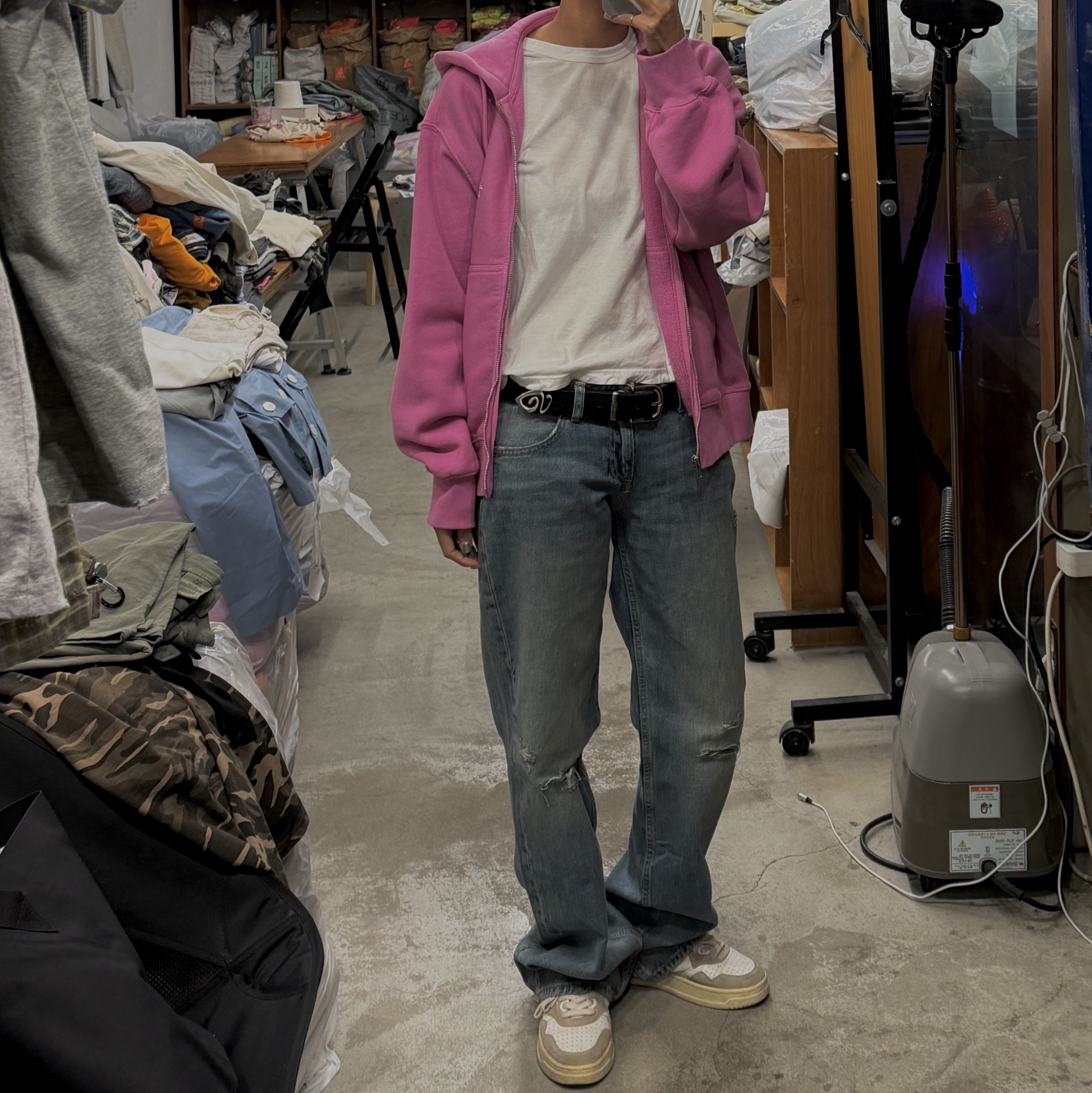 Stussy Skate Stack Zip Hoodie Pigment Dyed Pink, Stussy Metal S Tip Belt Black 착용 스타일 - 1