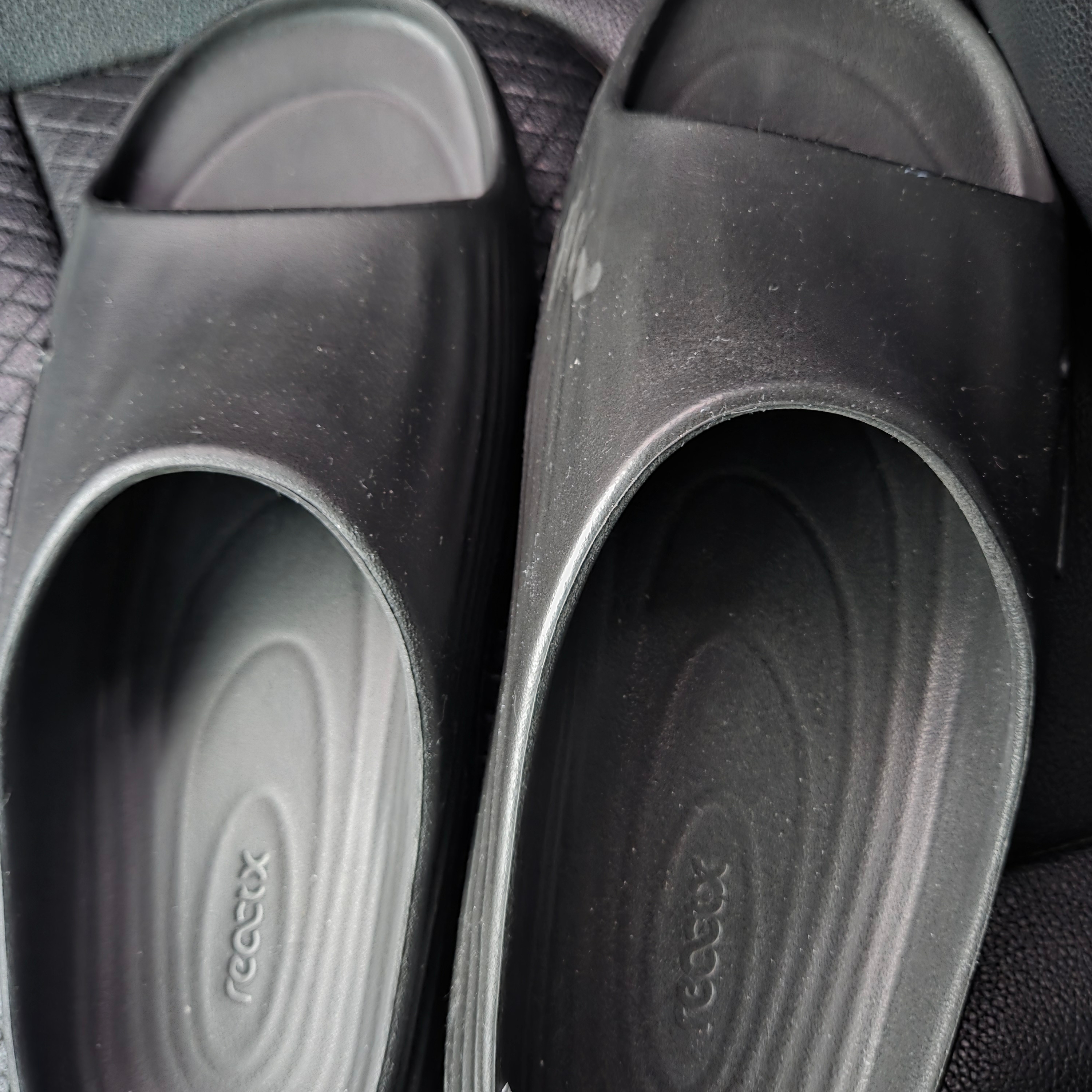 Nike ReactX Rejuven8 Slide Black 착용 스타일