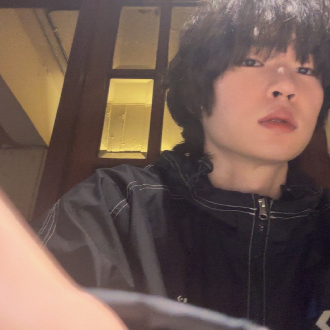 Converse x Ader Error Shapes Light Jacket Converse Black, Arc'teryx Konseal 15 Backpack Black 착용 스타일 - 4