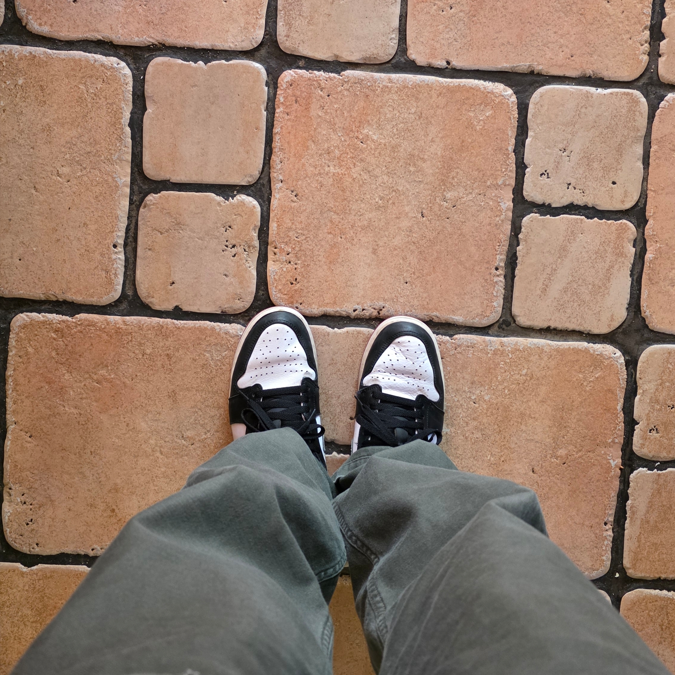 Jordan 1 Retro Low OG Black Toe 착용 스타일