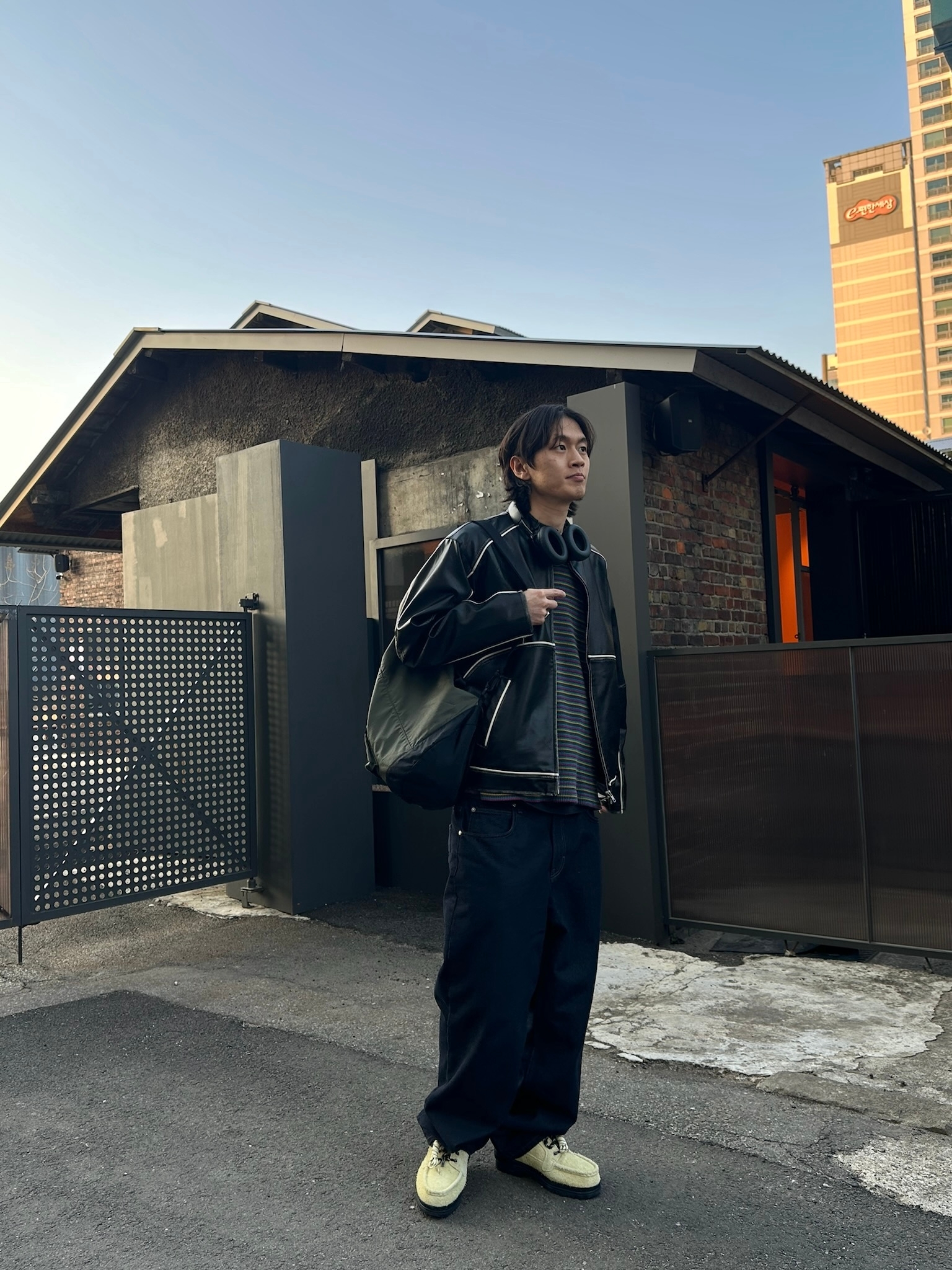 Timberland Heritage Gore-Tex Moc Toe Mid Boots Light Green Suede - Wide, Bose QC Ultra Headphones 2nd Gen Triple Black (Korean Ver.) 착용 스타일 - 1