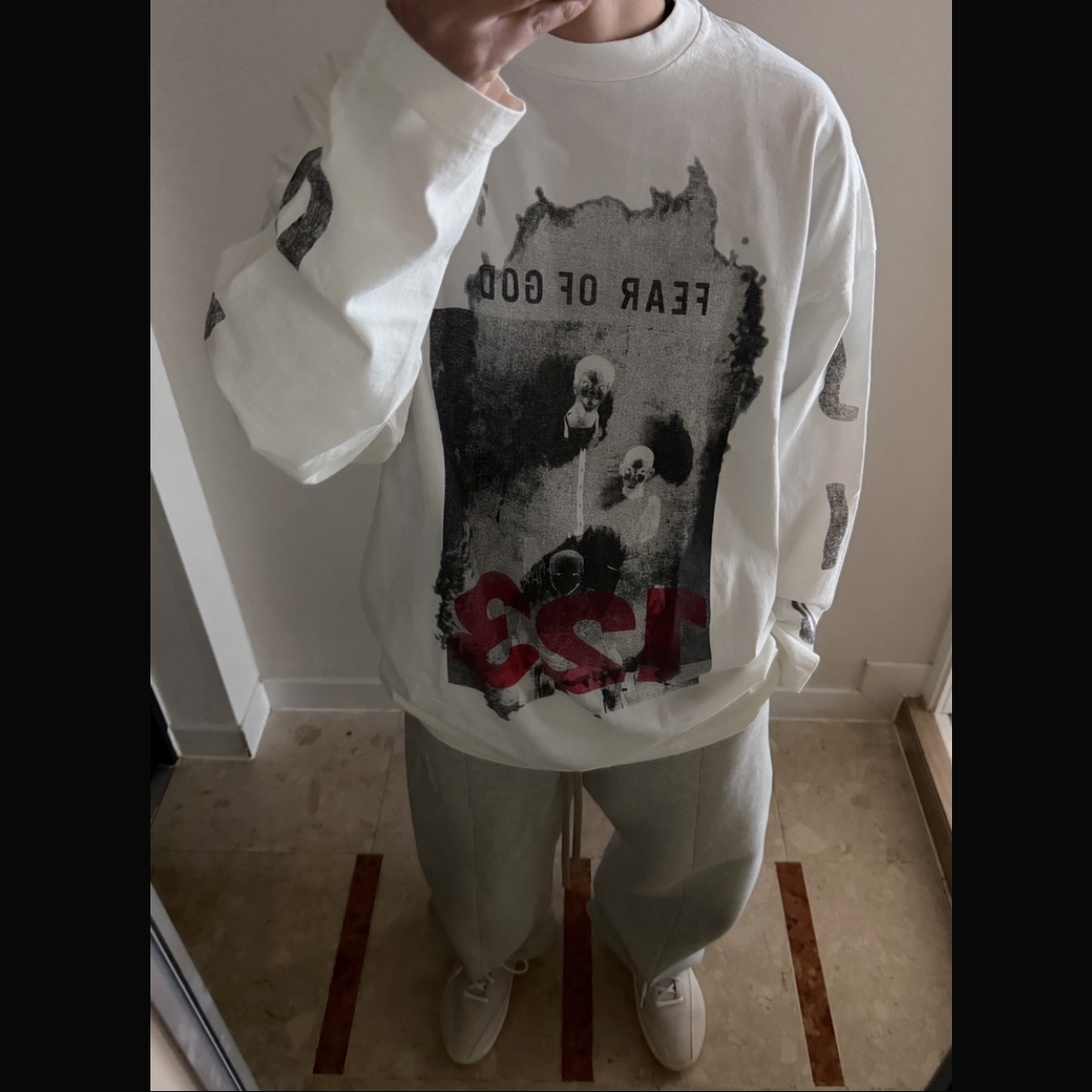 Fear of God The Lounge T-Shirt Black, Fear of God Athletics Wide Leg Sweatpants Melange Grey 착용 스타일