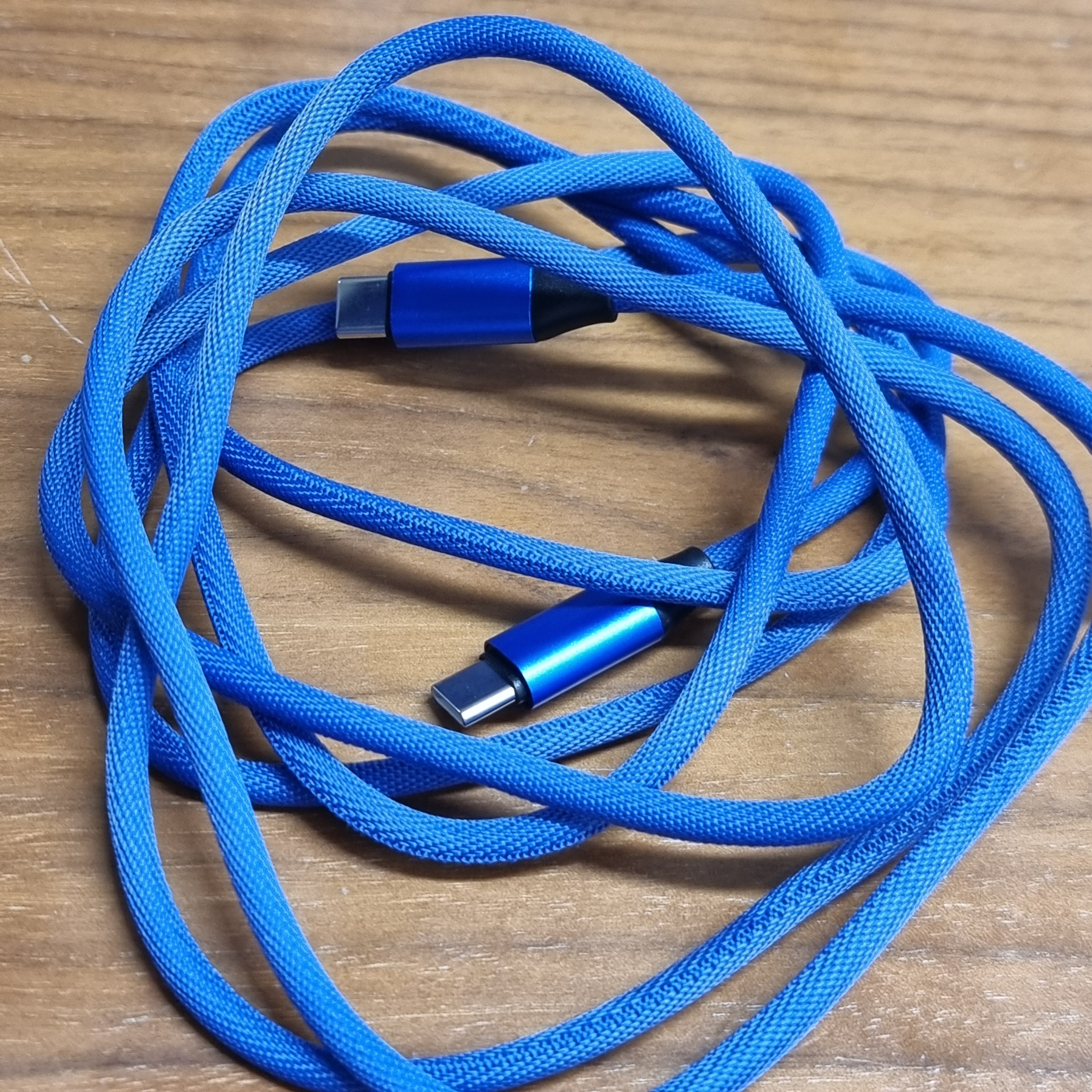 SINJIMORU Dutch 60W C to C Type Quick Charging Cable 2M 착용 스타일