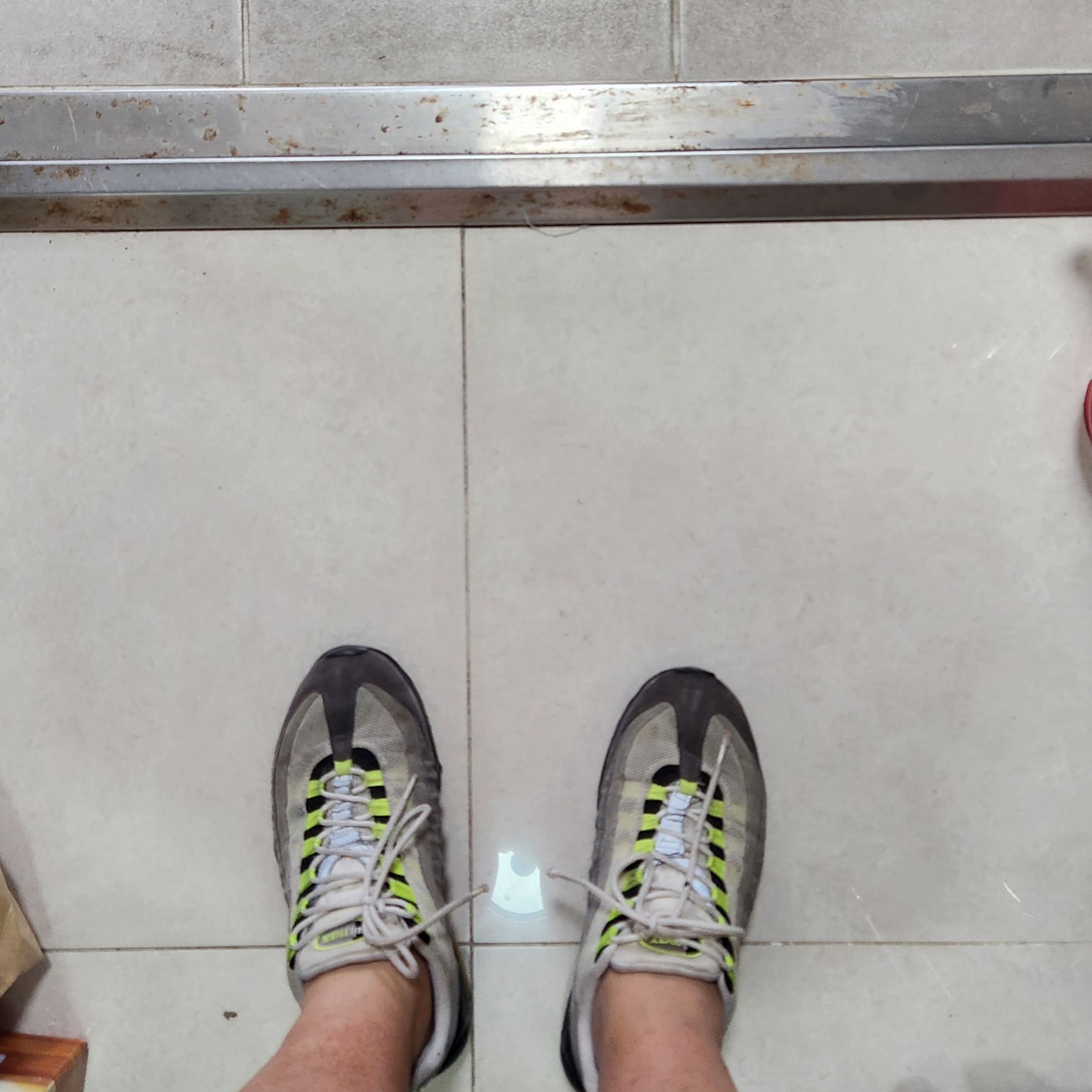 Nike Air Max 95 OG Neon 착용 스타일 - 1