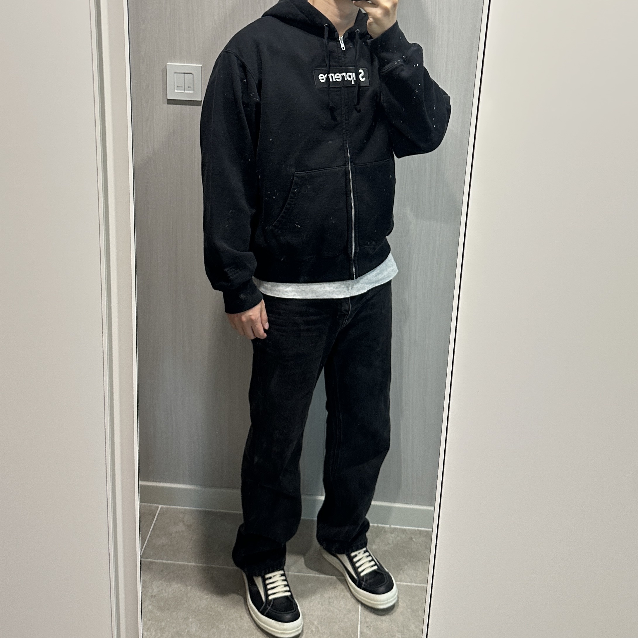 Supreme x MM6 Maison Margiela Box Logo Zip Up Hooded Sweatshirt Black - 26SS, Rick Owens Concordians Vintage Low Sneakers Black Milk 착용 스타일 - 1