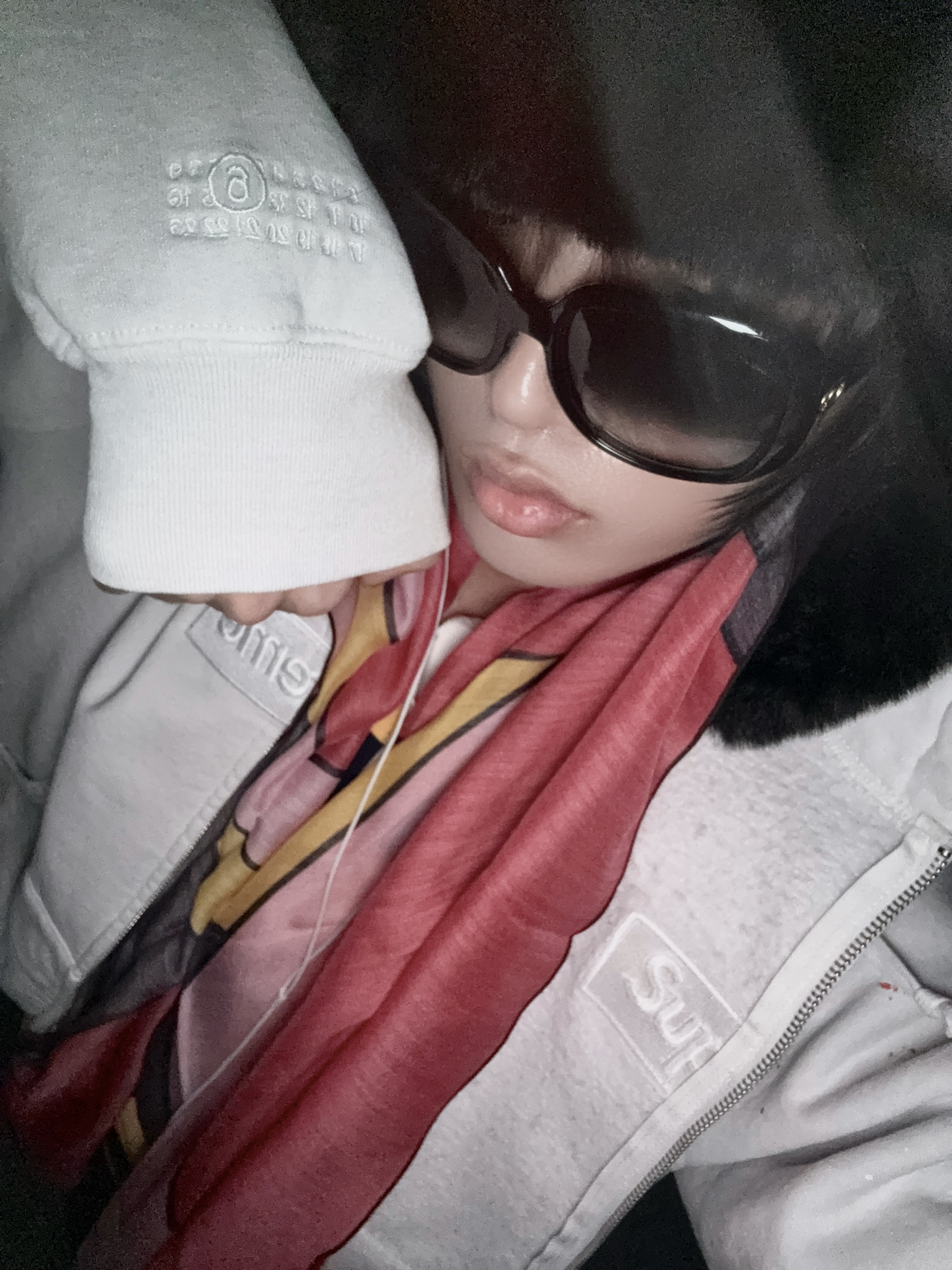 (W) Celine Triomphe XL 01 Sunglasses in Acetate Black, Supreme x MM6 Maison Margiela Box Logo Zip Up Hooded Sweatshirt White - 26SS 착용 스타일 - 4