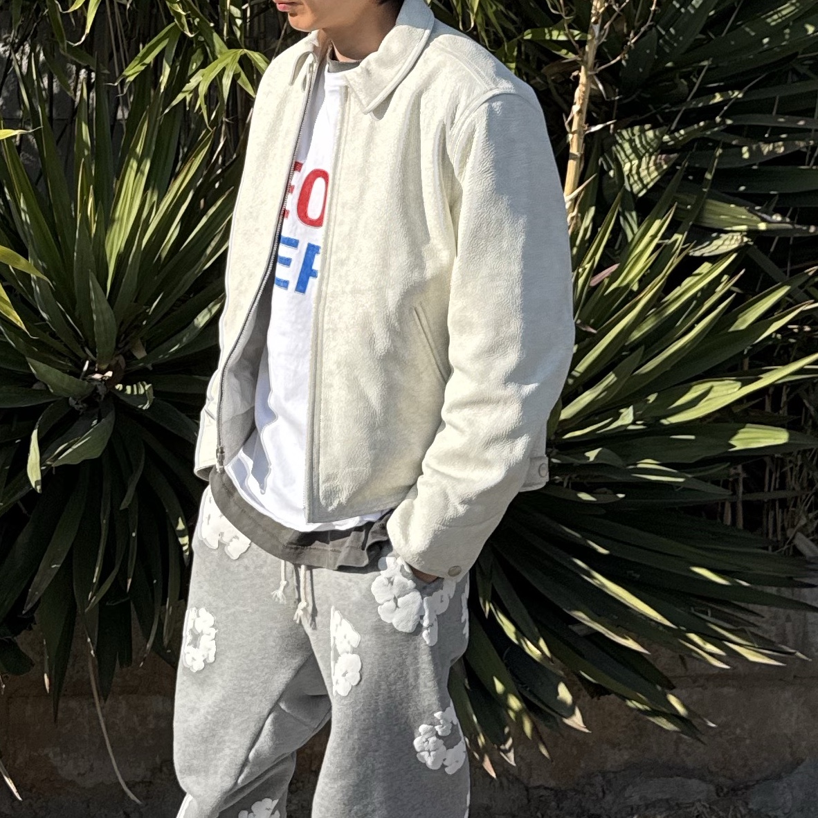 Stussy Garage Jacket Cracked Leather White 착용 스타일 - 2