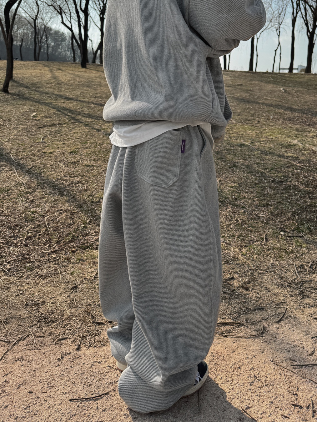 Adidas Campus 00s Core Black Cloud White, Stussy Chenille S Low Pro Cap Black 착용 스타일 - 6