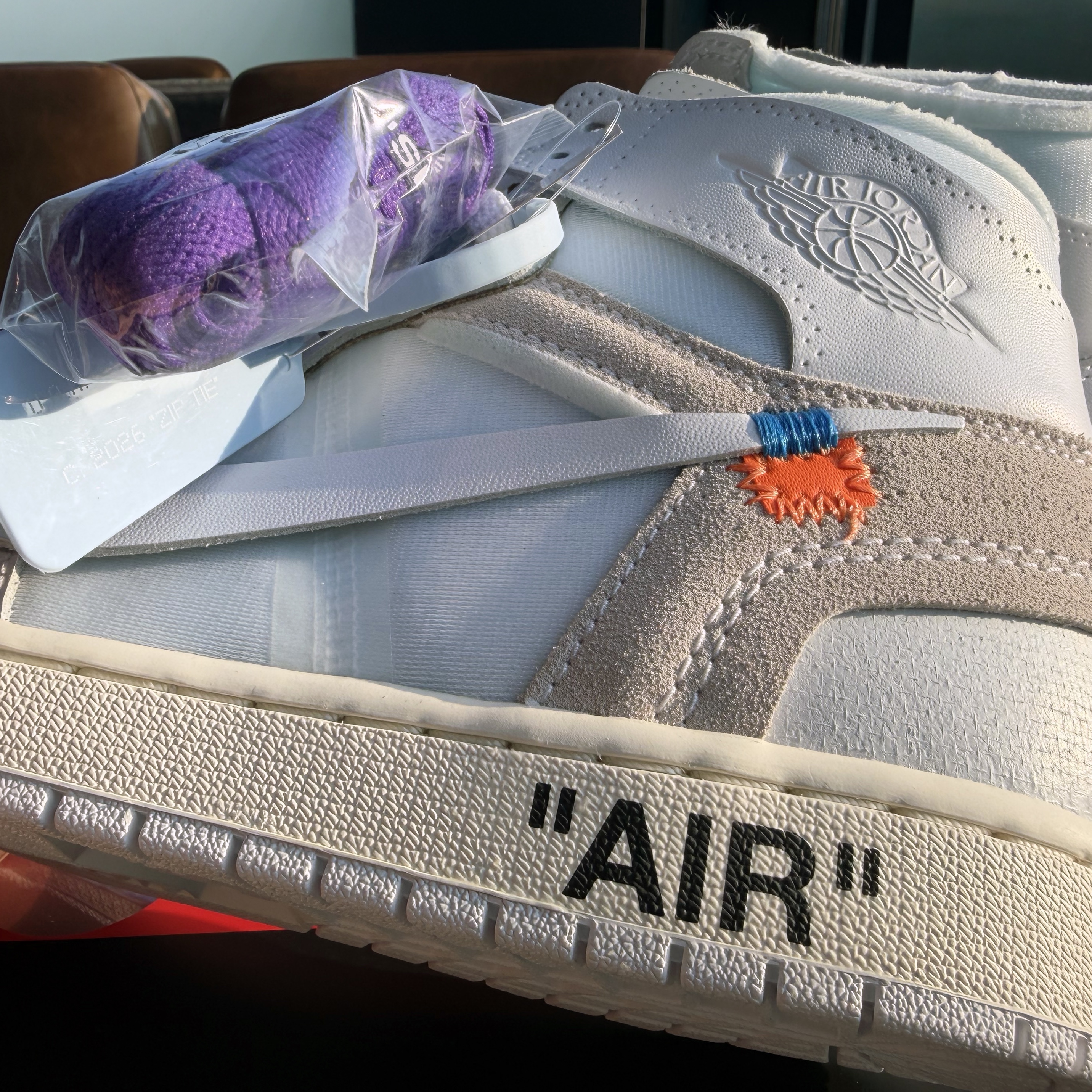Jordan 1 x Virgil Abloh Archive Retro High Alaska White 착용 스타일 - 1