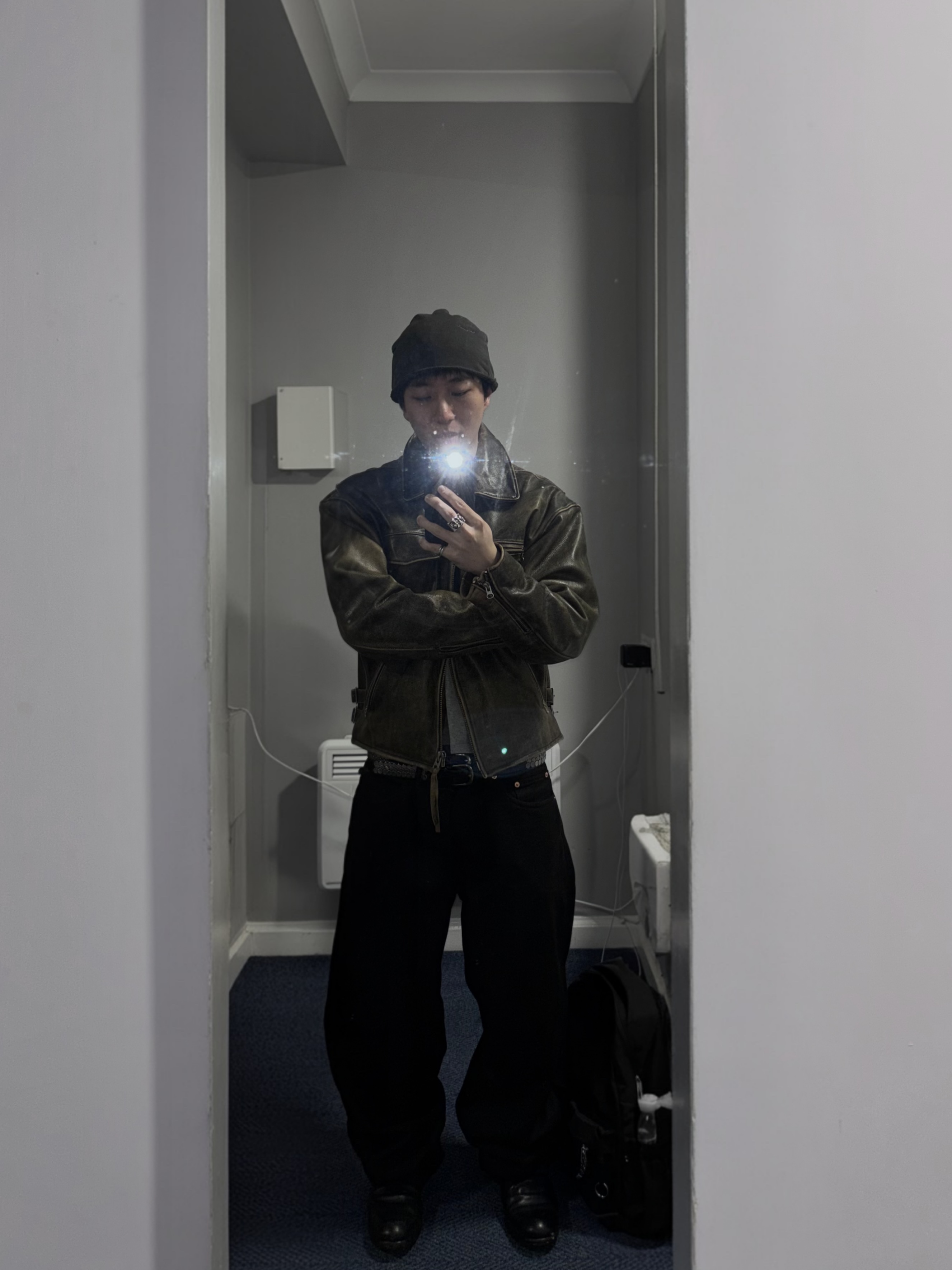 SKYLRK Beanie Smudge, Supreme Baggy Selvedge Jean Rigid Black - 25FW 착용 스타일