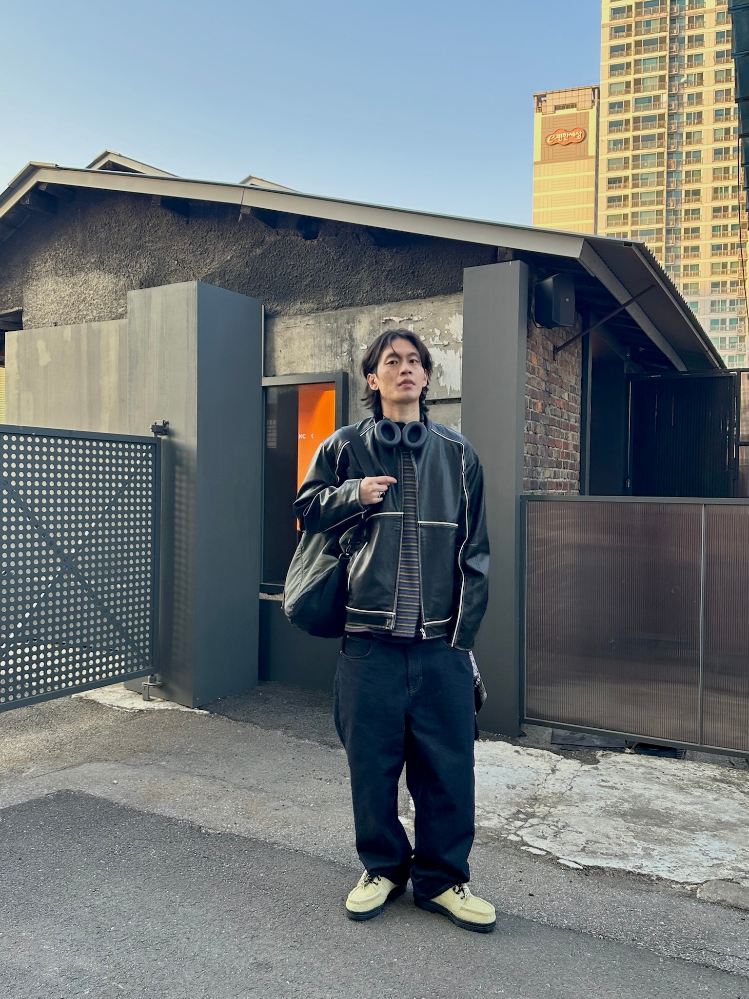 Timberland Heritage Gore-Tex Moc Toe Mid Boots Light Green Suede - Wide, Bose QC Ultra Headphones 2nd Gen Triple Black (Korean Ver.) 착용 스타일 - 5