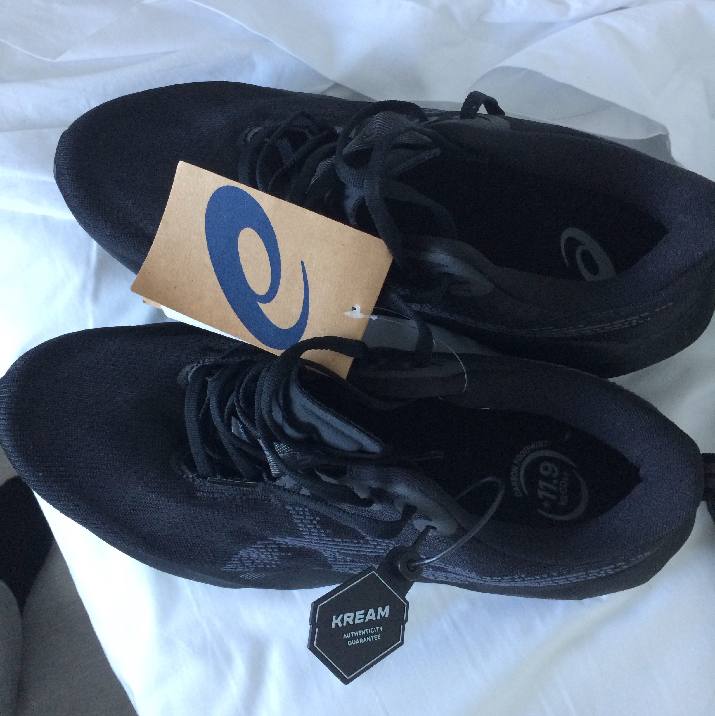 Asics Novablast 5 Black Carrier Grey 착용 스타일
