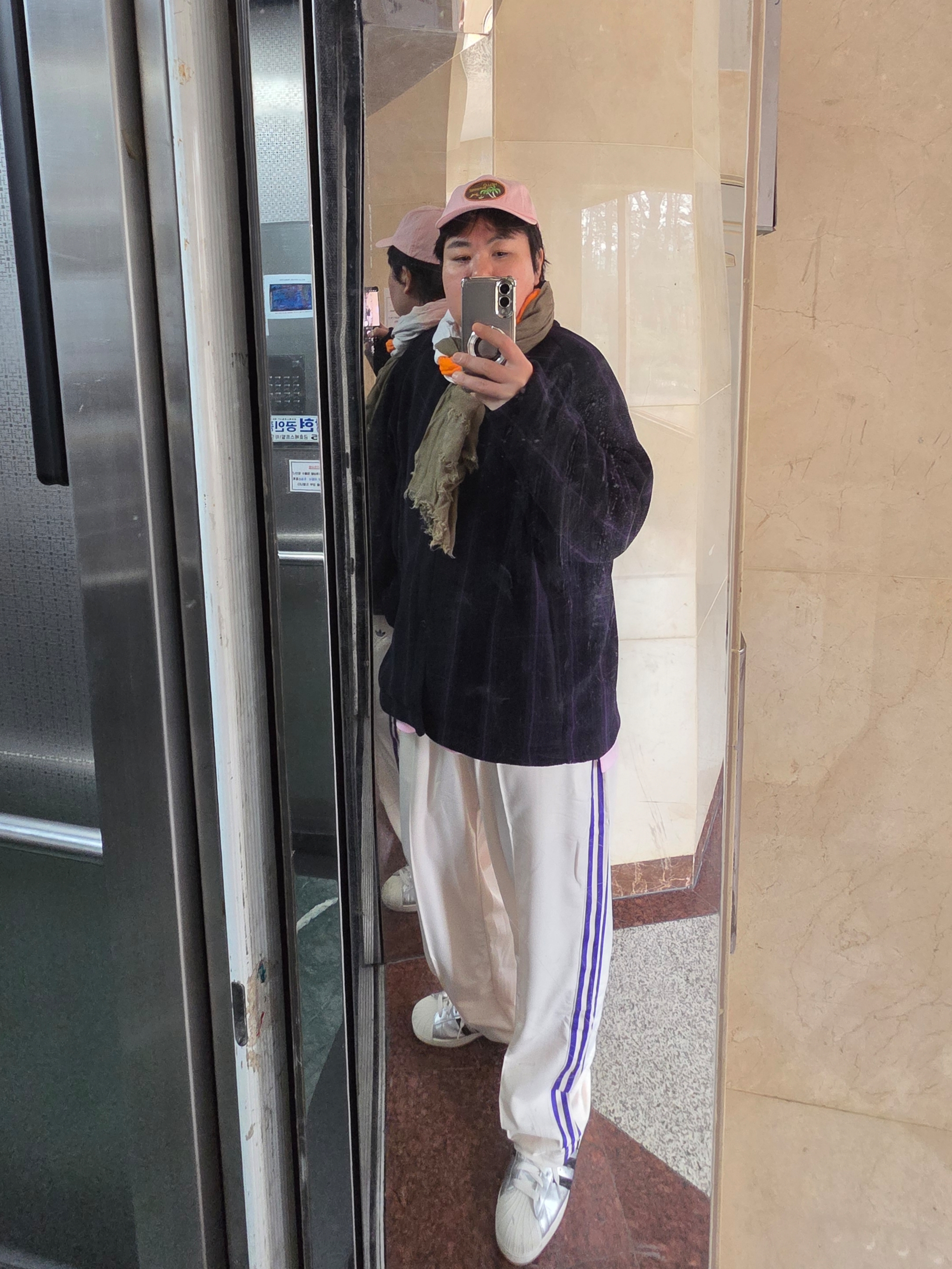 Uniqlo x Needles Fleece Oversized Cardigan Black - KR, Hello Sunrise Palm Tree Wappen 6Panel Cap Coral Pink 착용 스타일 - 5