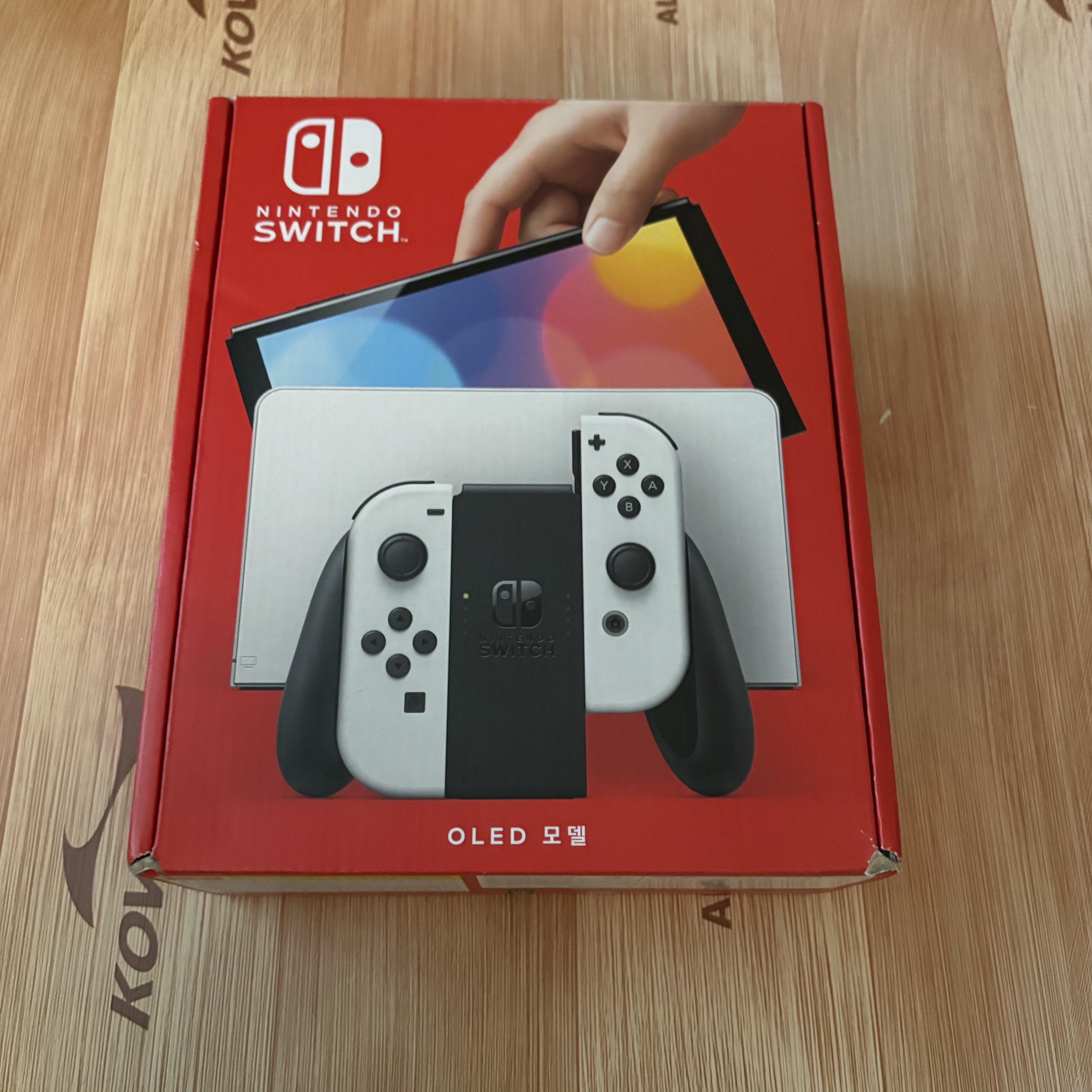 Nintendo Switch OLED White (Korean Ver.), Nintendo Switch Kirby and the Forgotten Land 착용 스타일 - 1