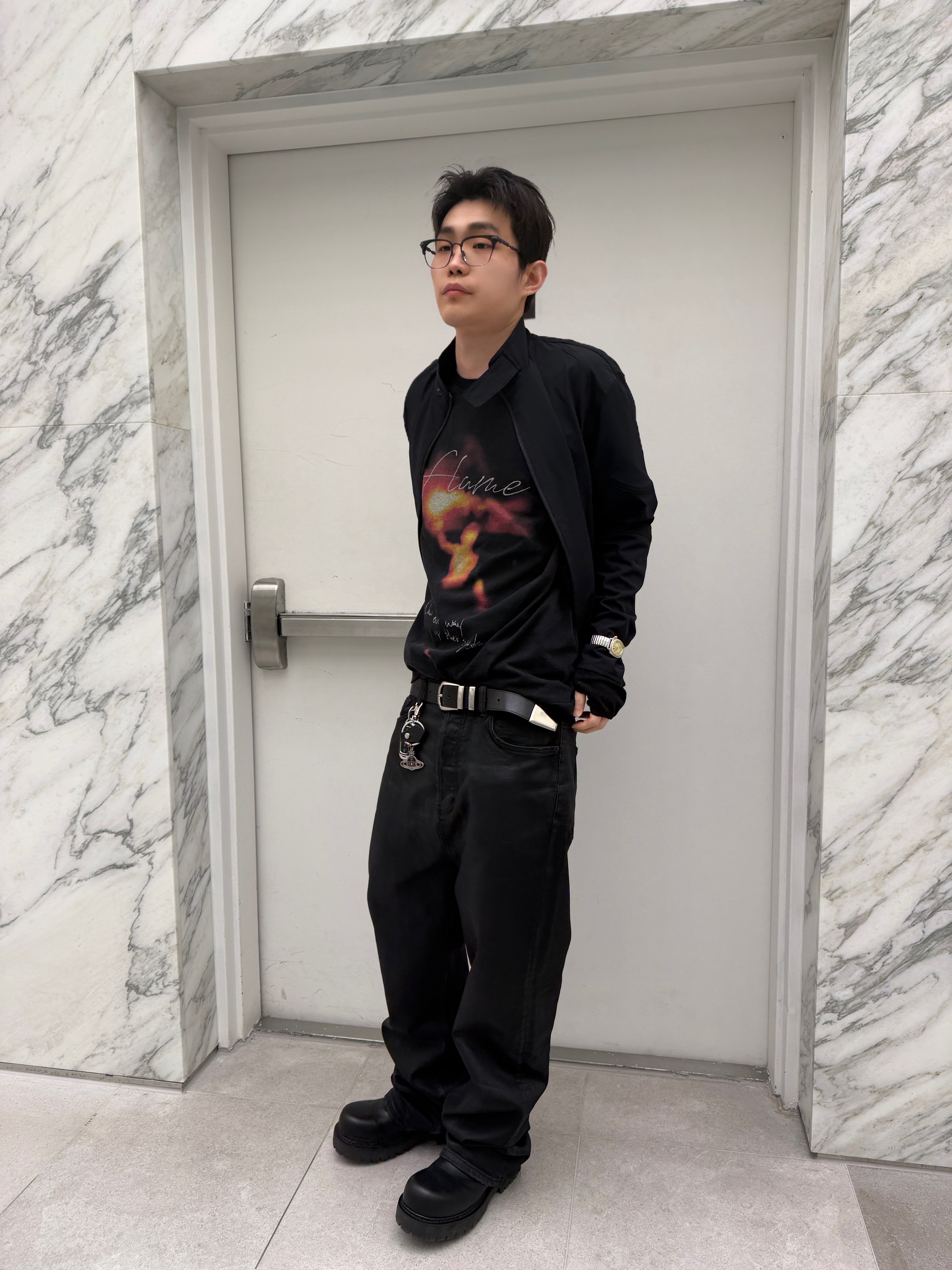 Undermycar POC Flame Vintage Washed T-Shirts Black, Undermycar Noir Coated Baggy Jeans Black 착용 스타일 - 3