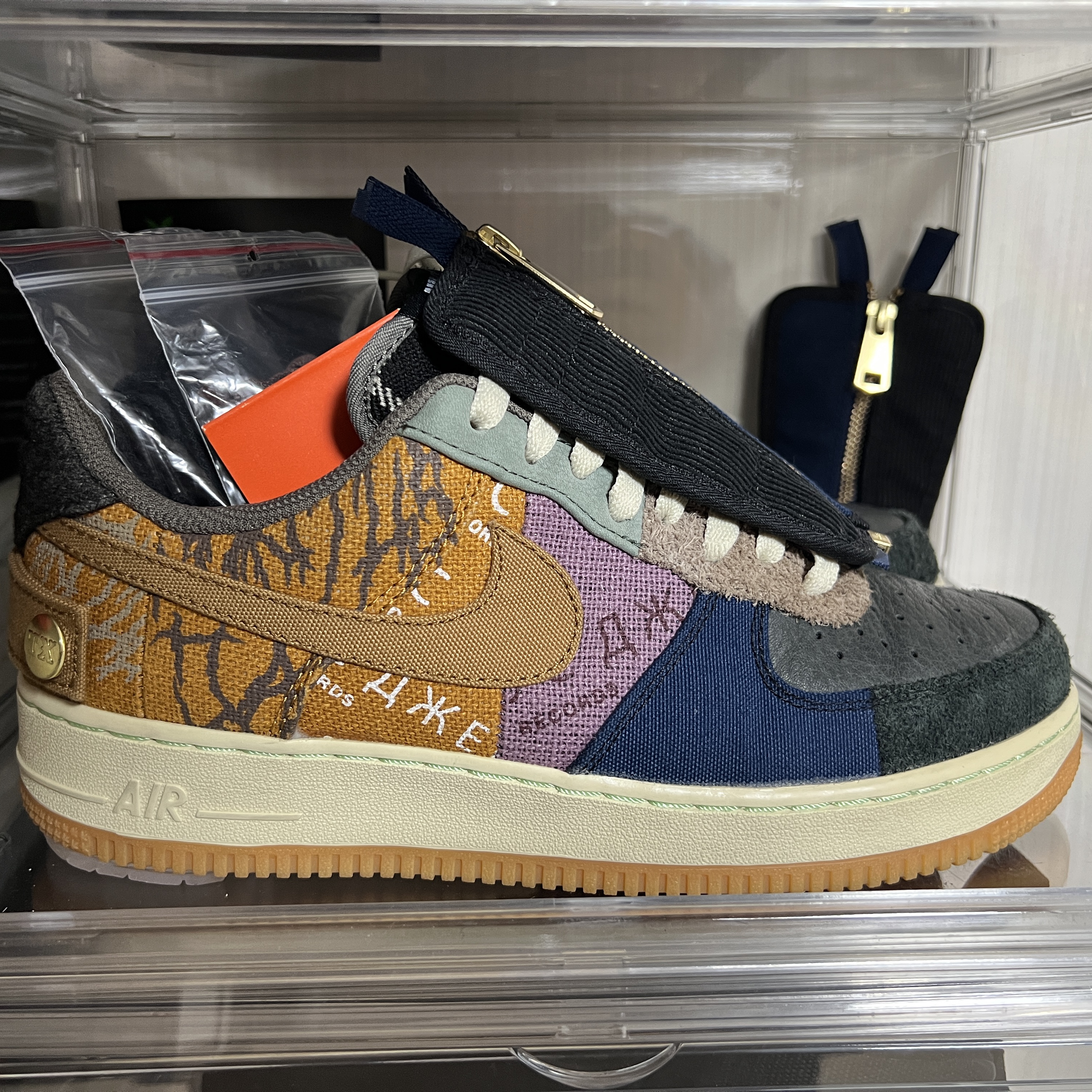 Nike x Travis Scott Air Force 1 Low Cactus Jack 착용 스타일 - 2