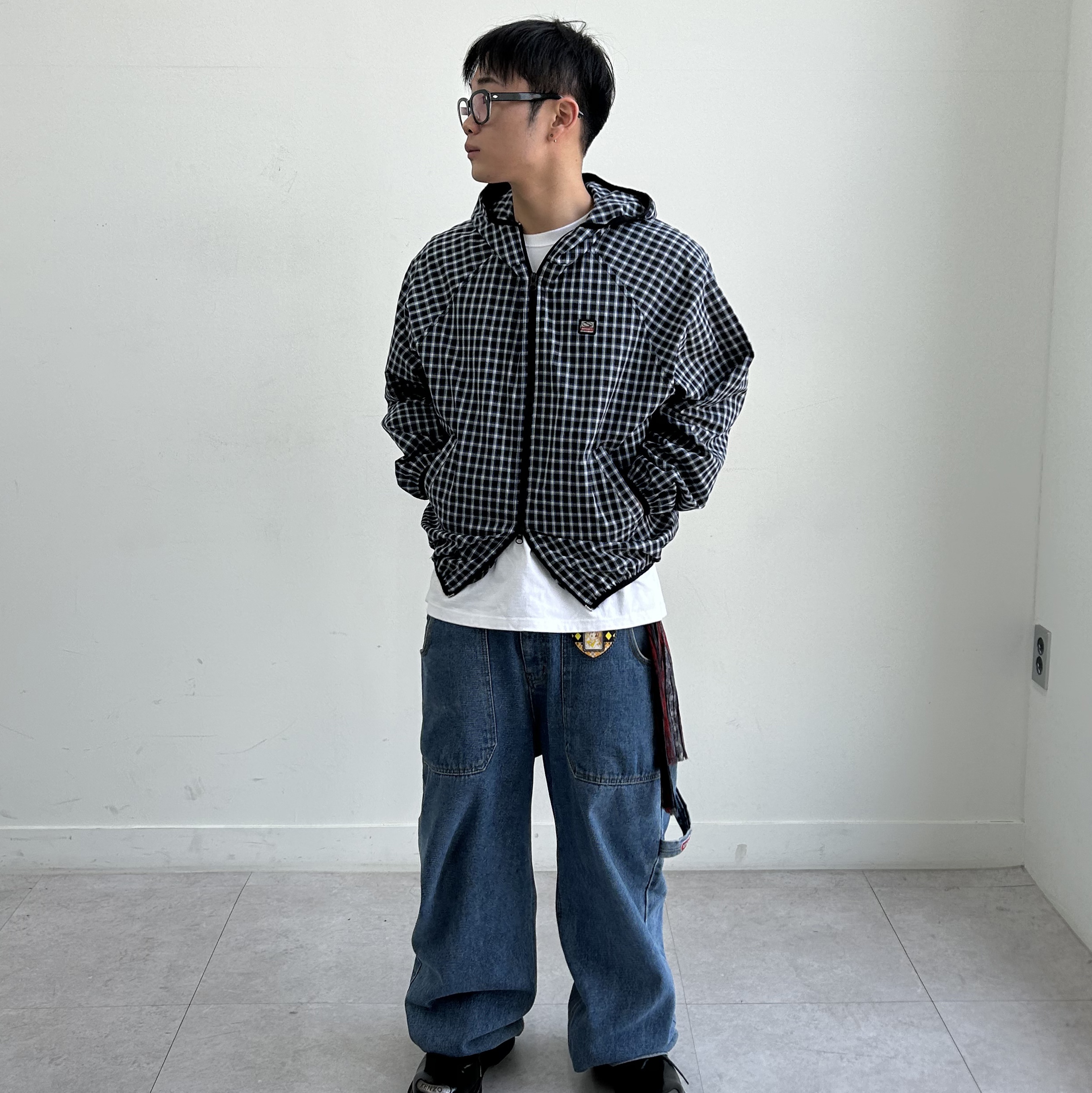 SPORT CHAMBER SC 90's Carpenter Denim Pants Blue, SPORT CHAMBER SC Square Check Windbreaker NAVY 착용 스타일 - 4