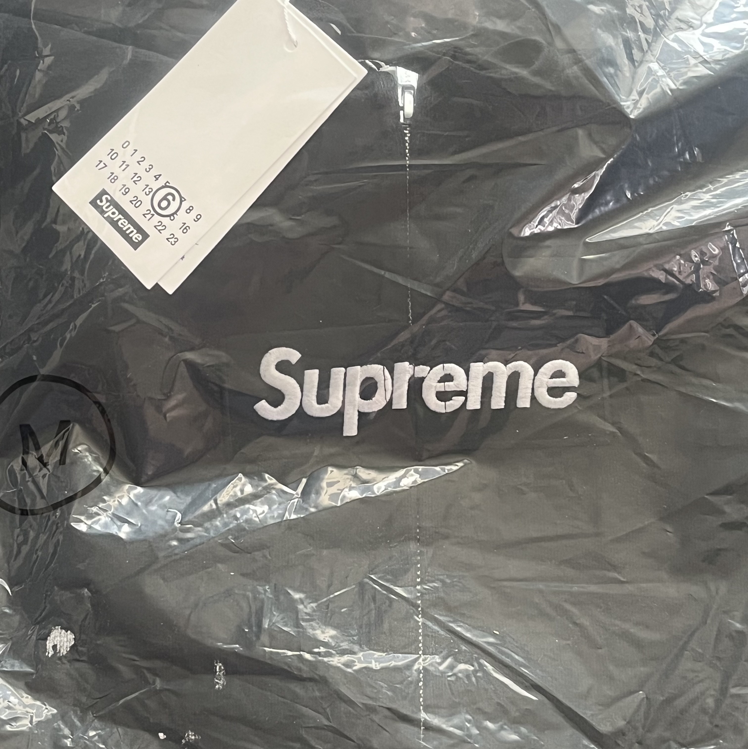 Supreme x MM6 Maison Margiela Box Logo Zip Up Hooded Sweatshirt Black - 26SS 착용 스타일