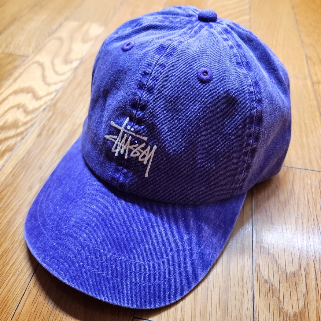 Stussy Low Pro Basic Washed Strapback Grape 착용 스타일 - 1