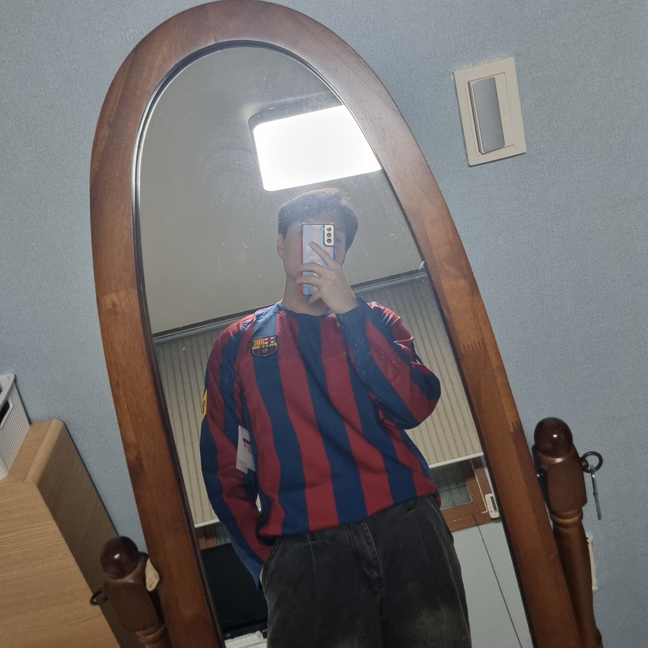 Nike Ronaldinho FC Barcelona 2005/06 Retro Soccer Replica Long-Sleeve Jersey (HQ1462-471) (Marking Ver.) 착용 스타일