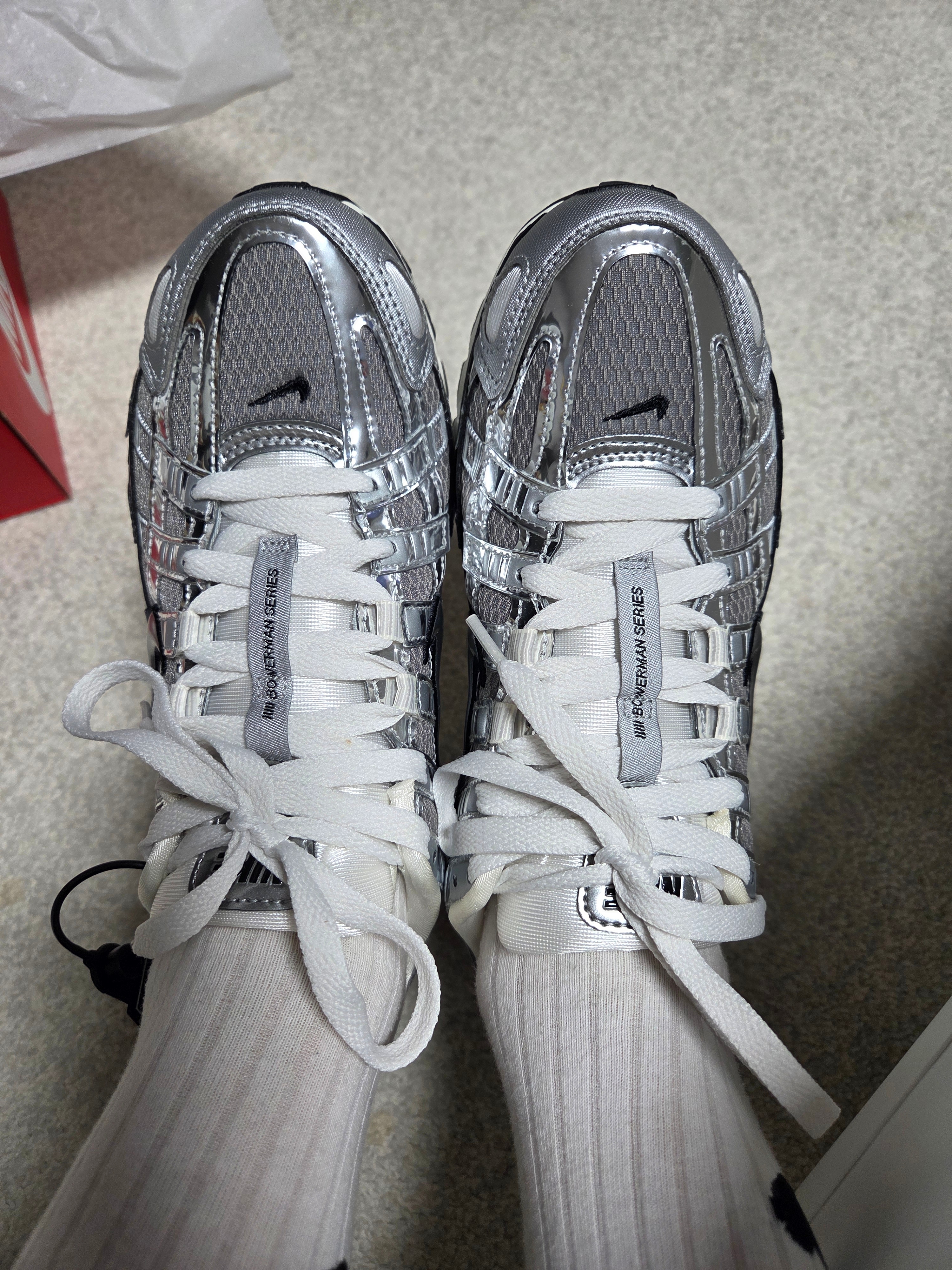 Nike P-6000 Metallic Silver 착용 스타일