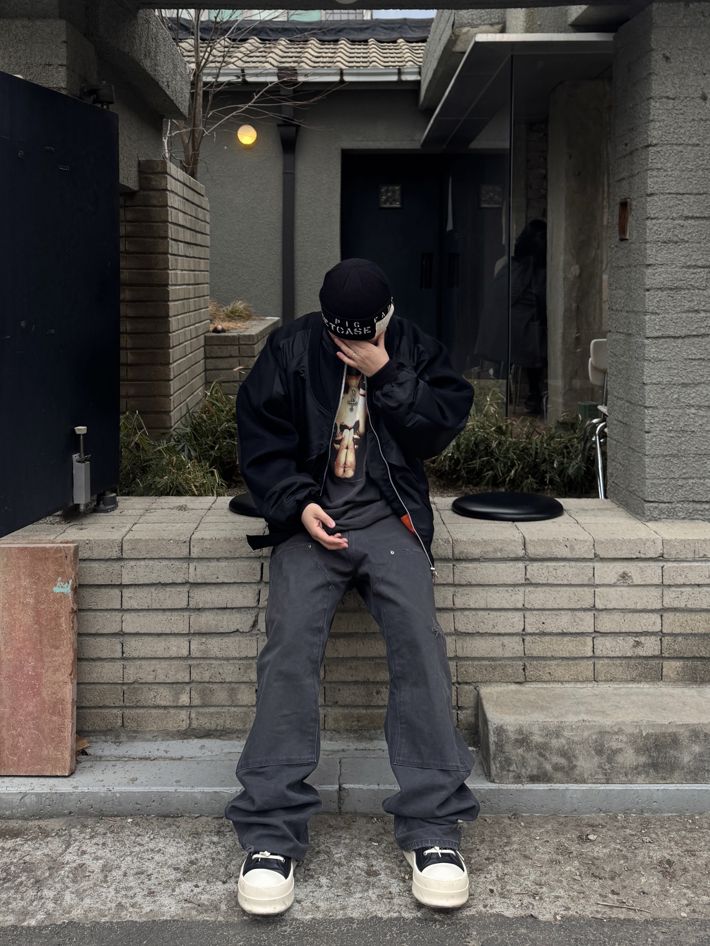 Saint Mxxxxxx x 2Pac S/S T-Shirt Black - 25SS, Rick Owens Luxor Mega Bumper Sneakers Black Milk 착용 스타일