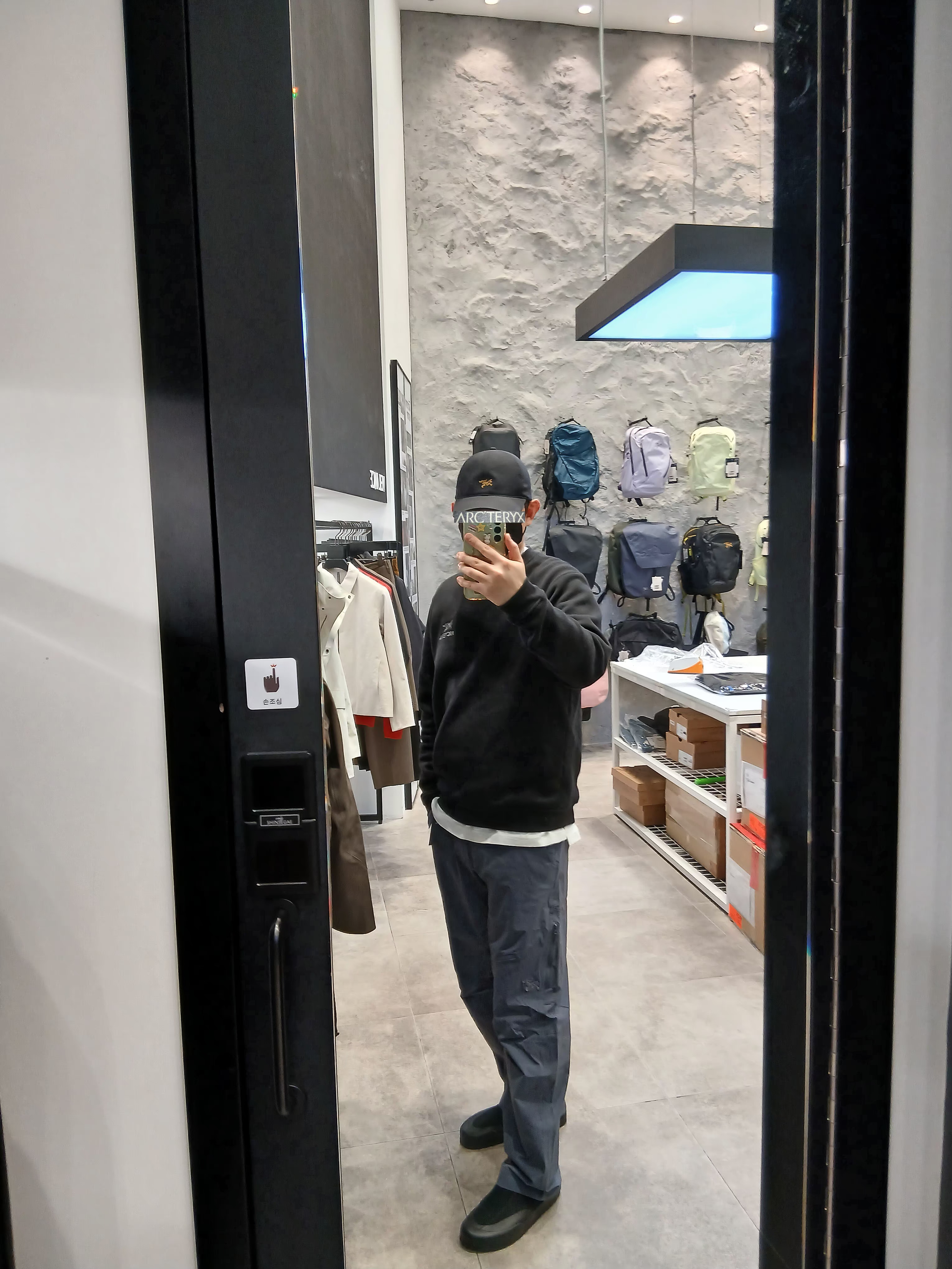 Arc'teryx Small Bird Cap Black, Arc'teryx Kragg Black 착용 스타일 - 3