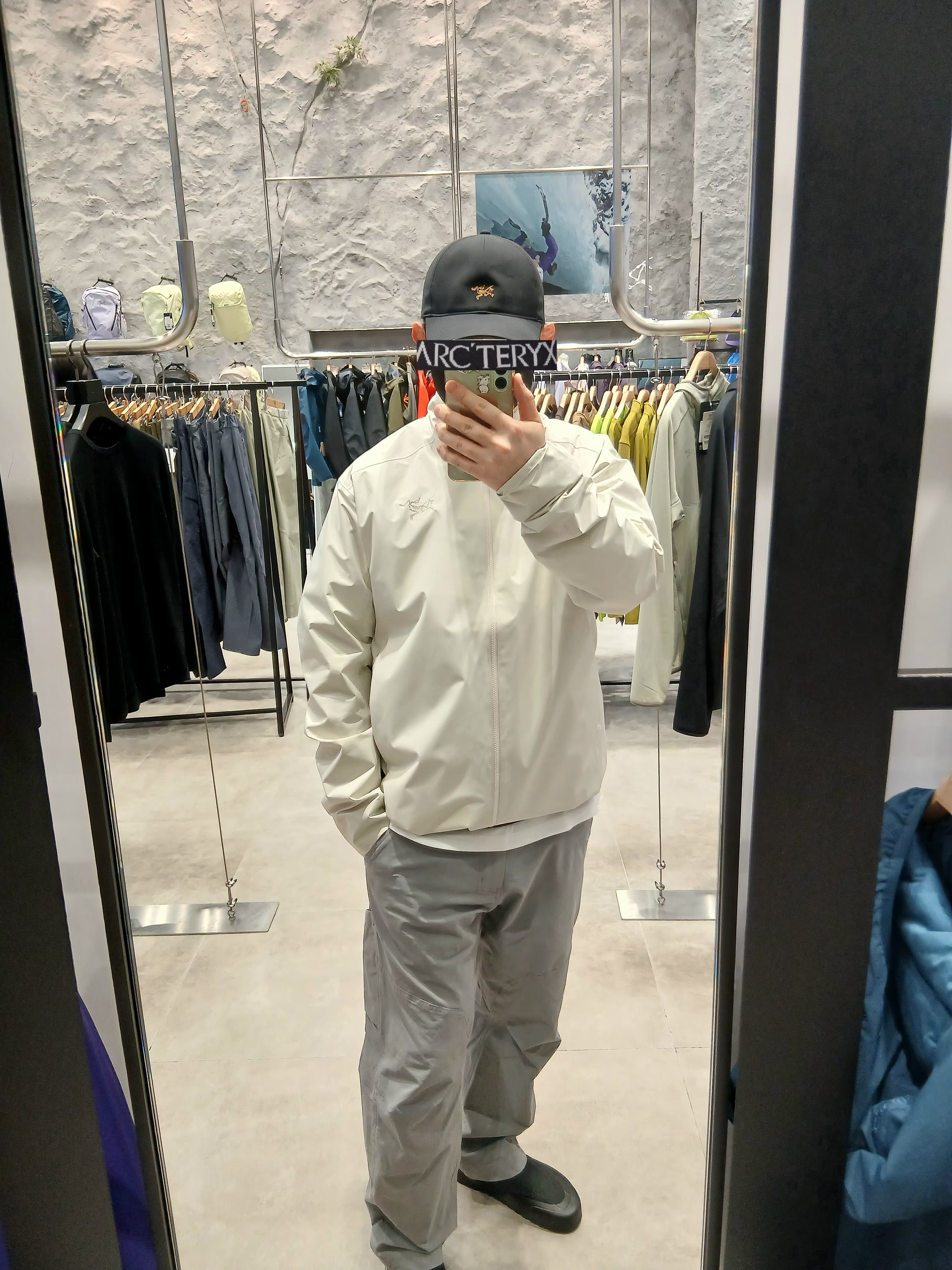 Arc'teryx Small Bird Cap Black, Arc'teryx Kragg SL Cotton LS Shirt White Light 착용 스타일 - 3