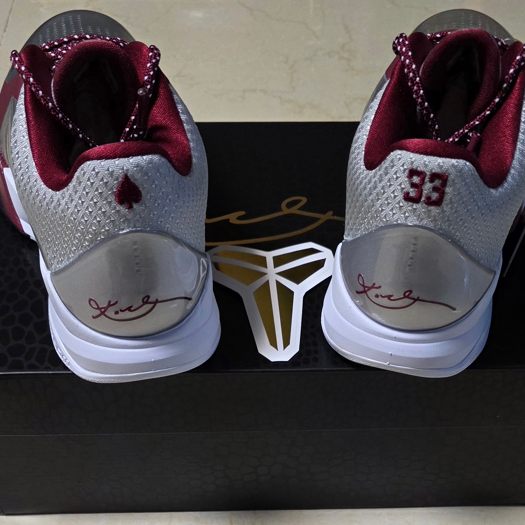 Nike Kobe 5 Protro Lower Merion Aces Away Metallic Silver Team Red 착용 스타일 - 7