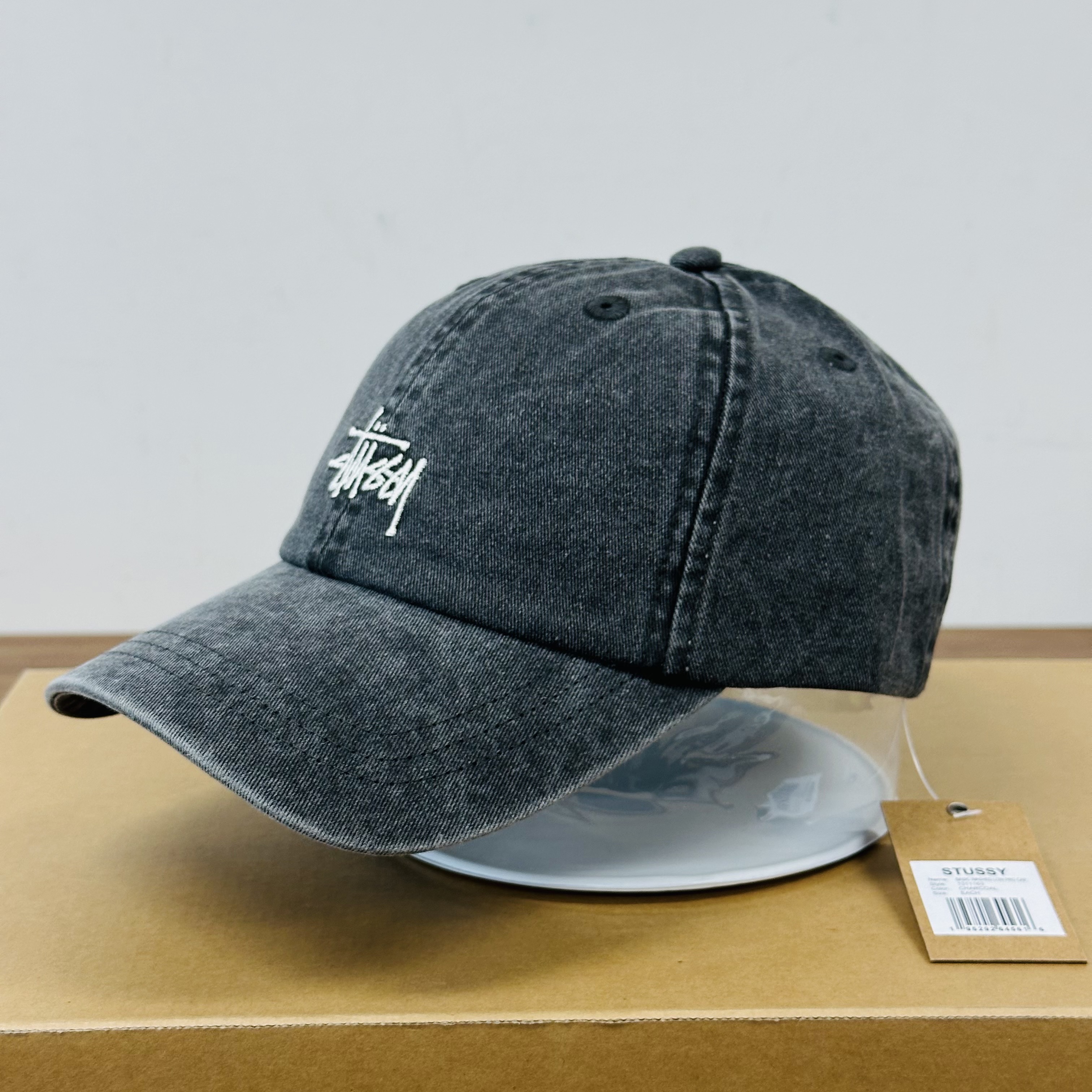 Stussy Washed Basic Low Pro Cap Charcoal 착용 스타일 - 2