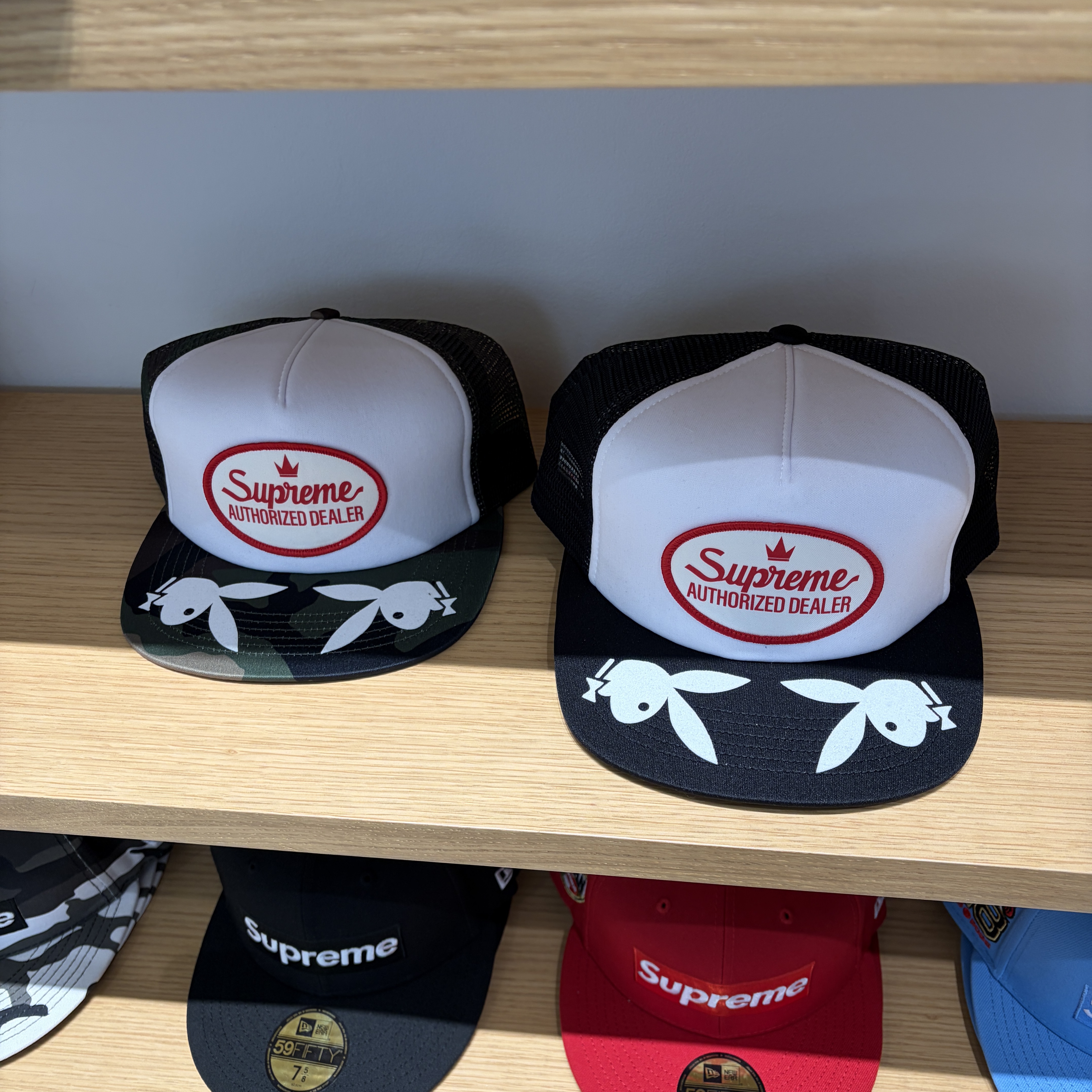 Supreme x Playboy Mesh Back 5-Panel Black - 26SS, Supreme x Playboy Mesh Back 5-Panel Woodland Camo - 26SS 착용 스타일