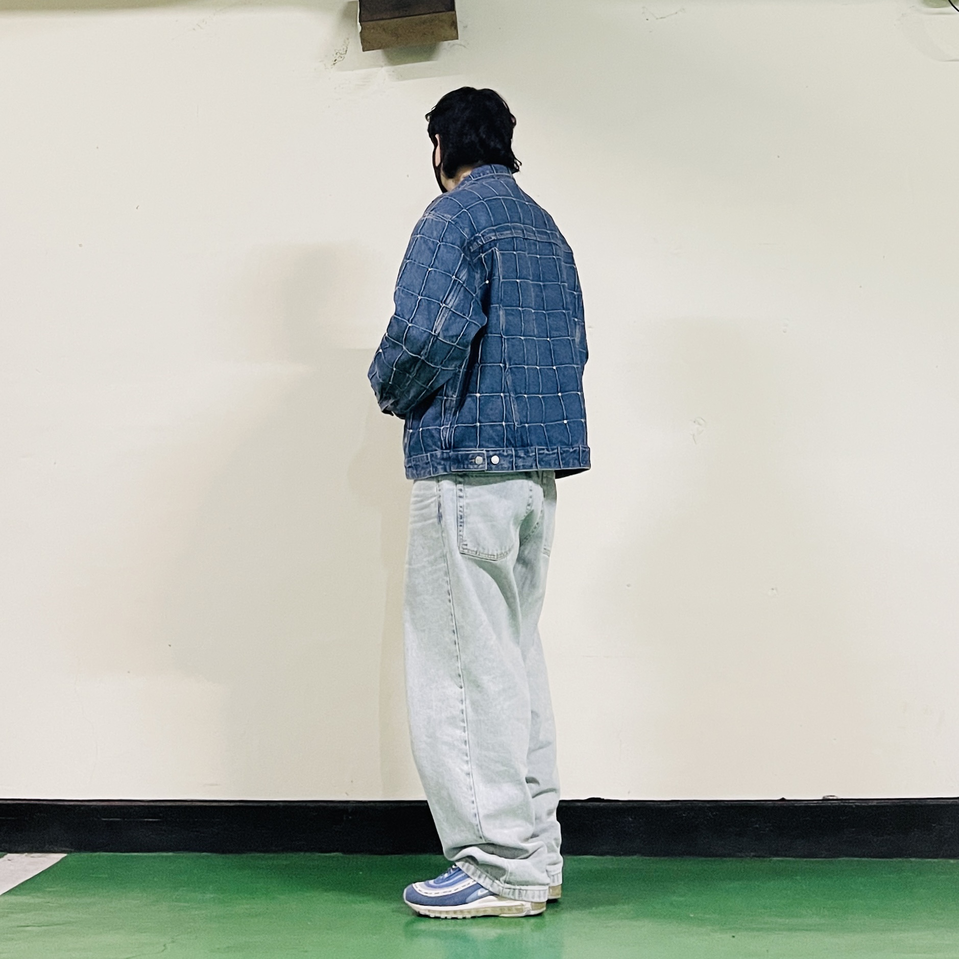 Nike Air Max 97 Have a Nike Day Indigo Storm, Supreme Studded Seam Denim Trucker Jacket Blue - 25SS 착용 스타일 - 5