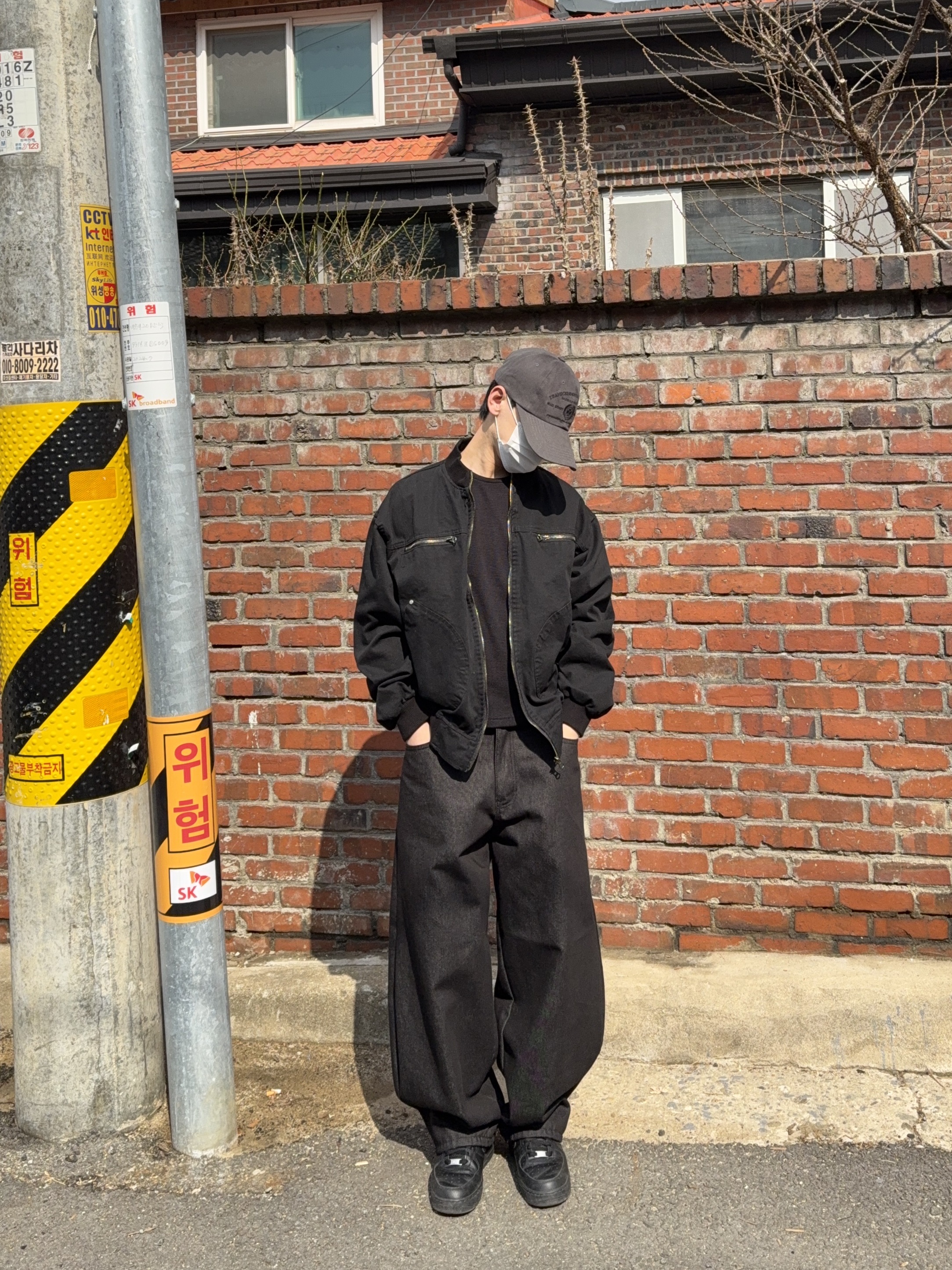Nike Air Force 1 '07 Low Triple Black, (W) Nike Air Force 1 '07 Low Triple Black 착용 스타일 - 3