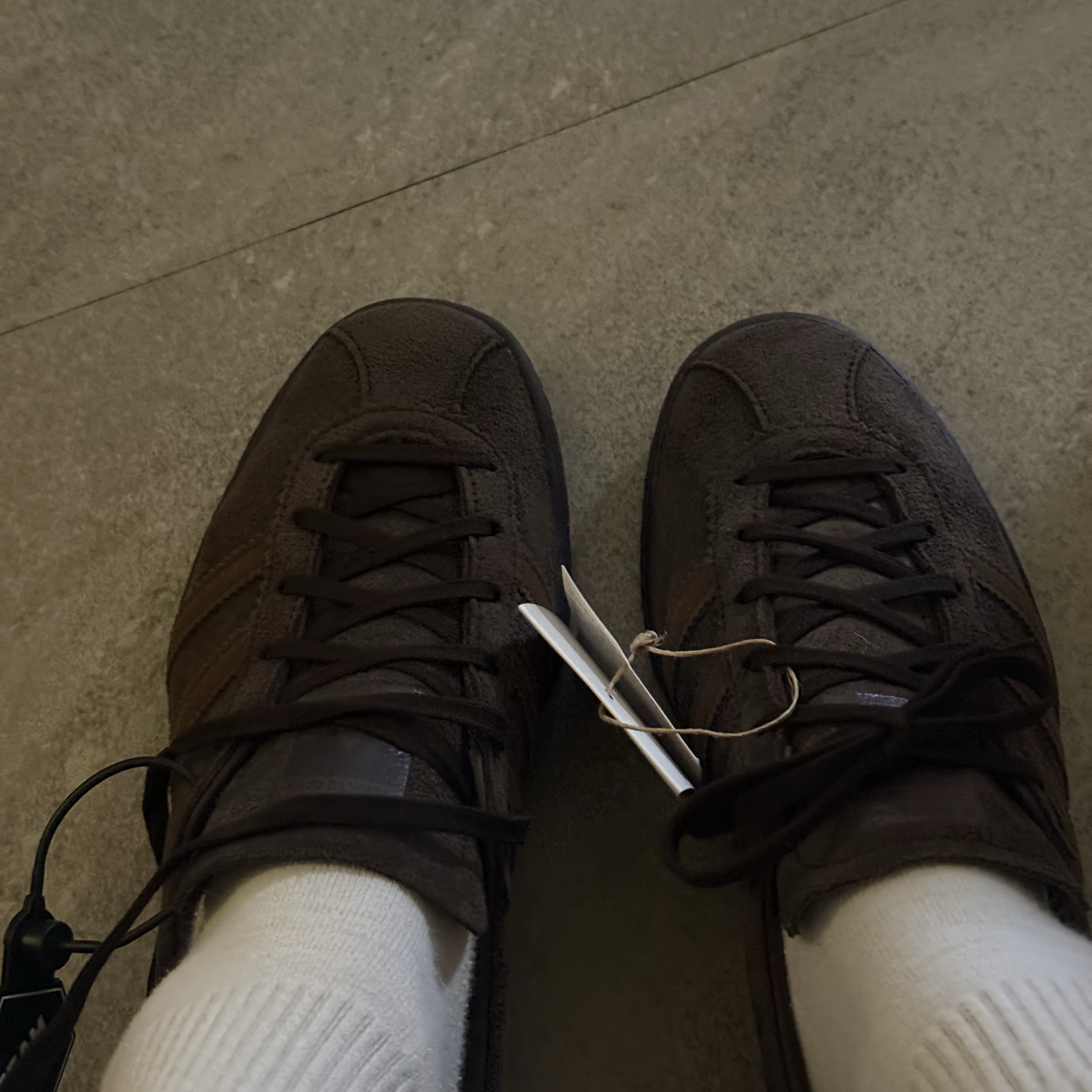 Adidas Tobacco Gruen Dark Brown 착용 스타일 - 3