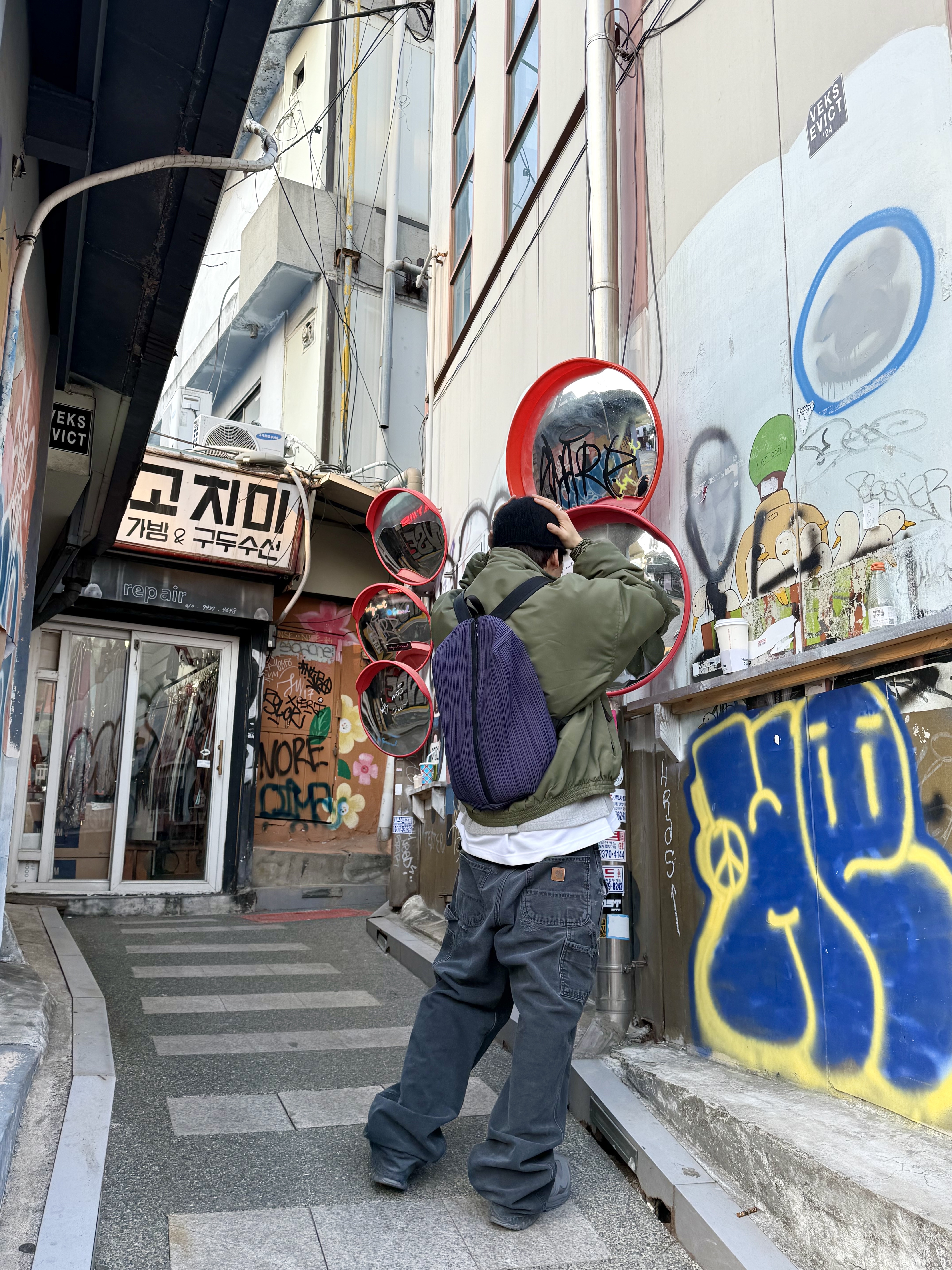 Nonnod Luster Bomber japanese Satin Khaki, Salomon x Rier XA Jungle Castlerock 착용 스타일 - 1