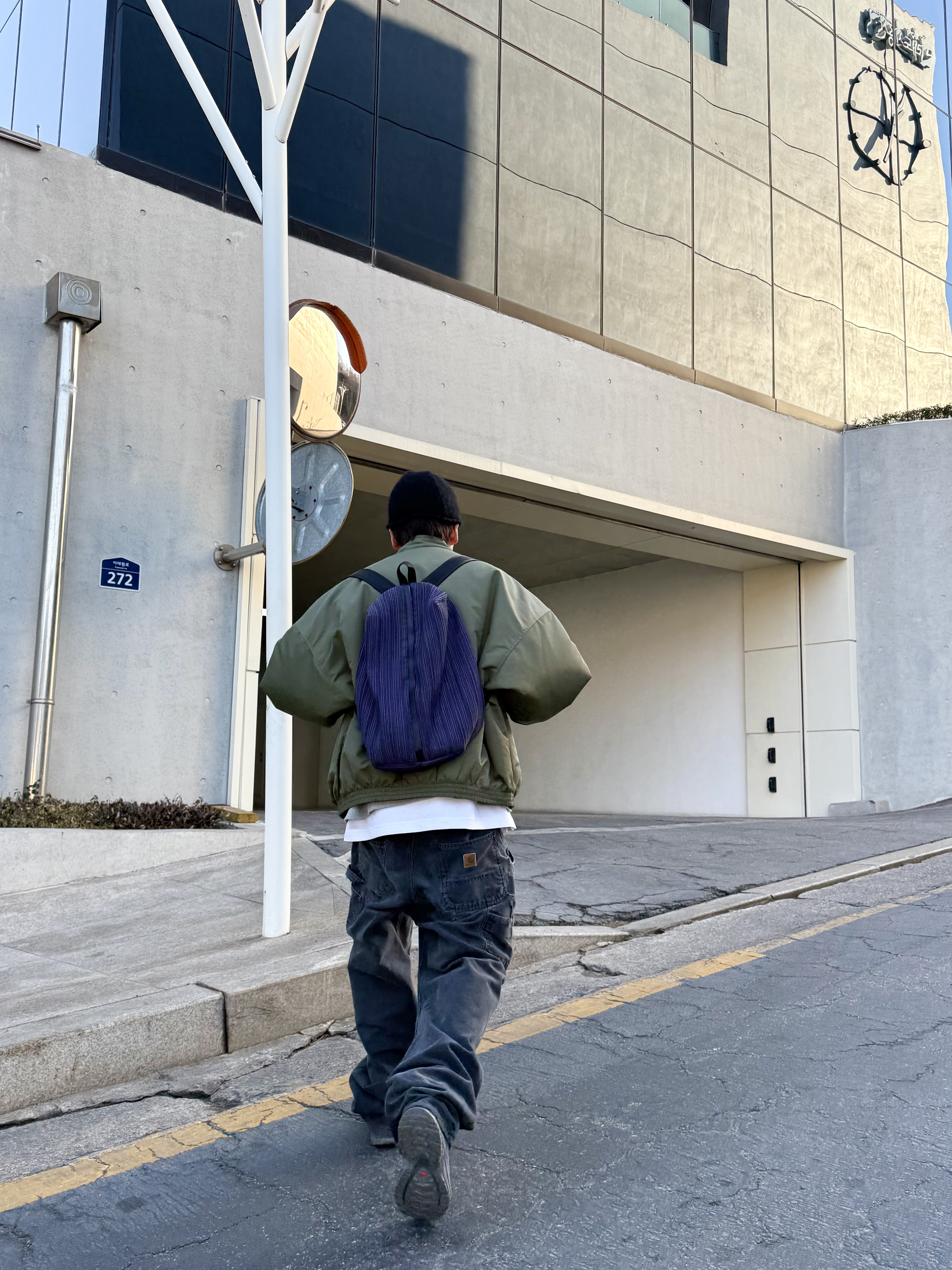 Nonnod Luster Bomber japanese Satin Khaki, Salomon x Rier XA Jungle Castlerock 착용 스타일 - 6