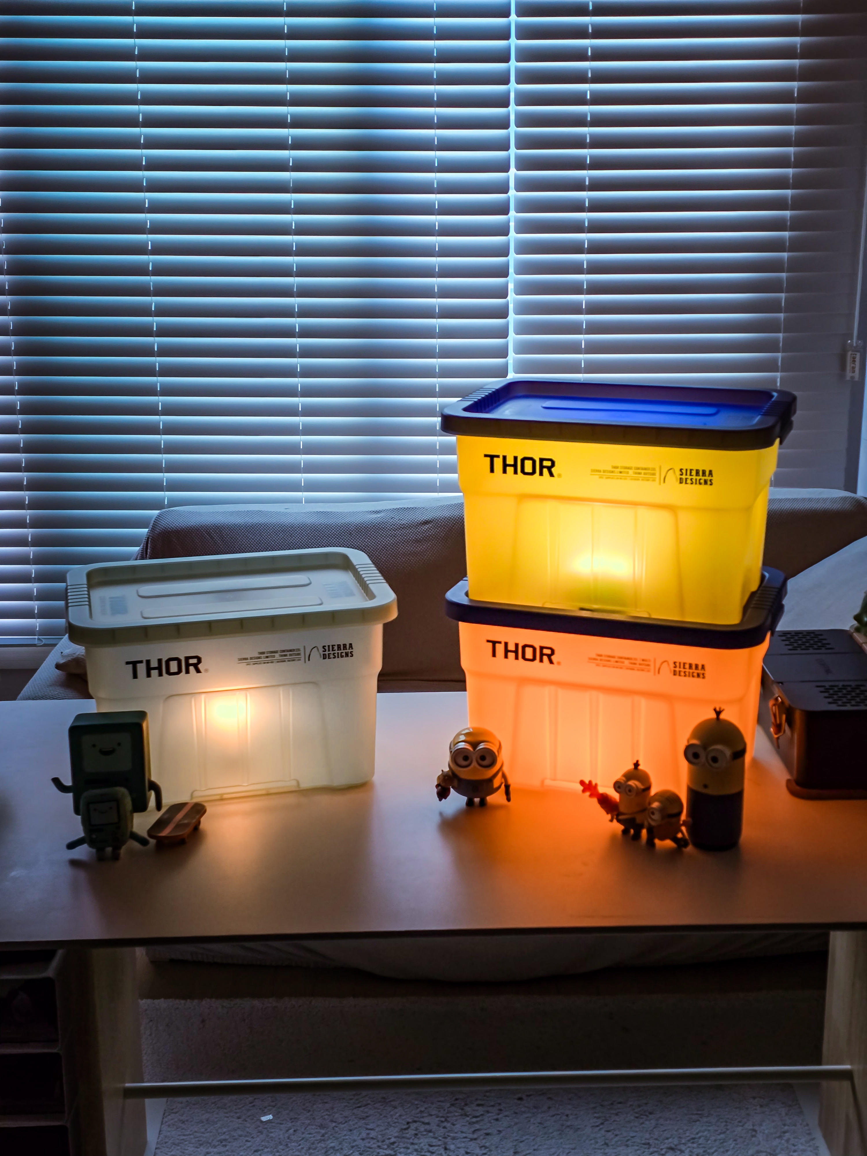 SIERRA DESIGNS GRAND MOTHERSHIP LT THOR Box 22L Clear Multi, SIERRA DESIGNS X THOR STORAGE BOX 22L LIGHT GREY 착용 스타일 - 8