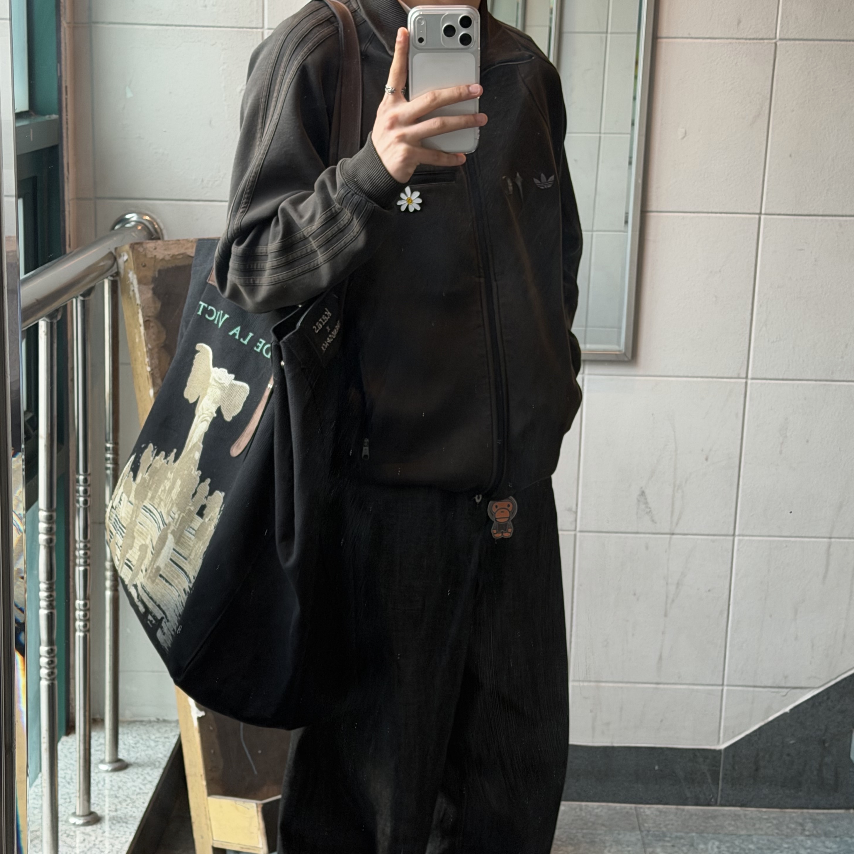 Adidas x Thug Club Track Top Black - KR Sizing, BAPE Baby Milo Metal Keychain Brown 착용 스타일