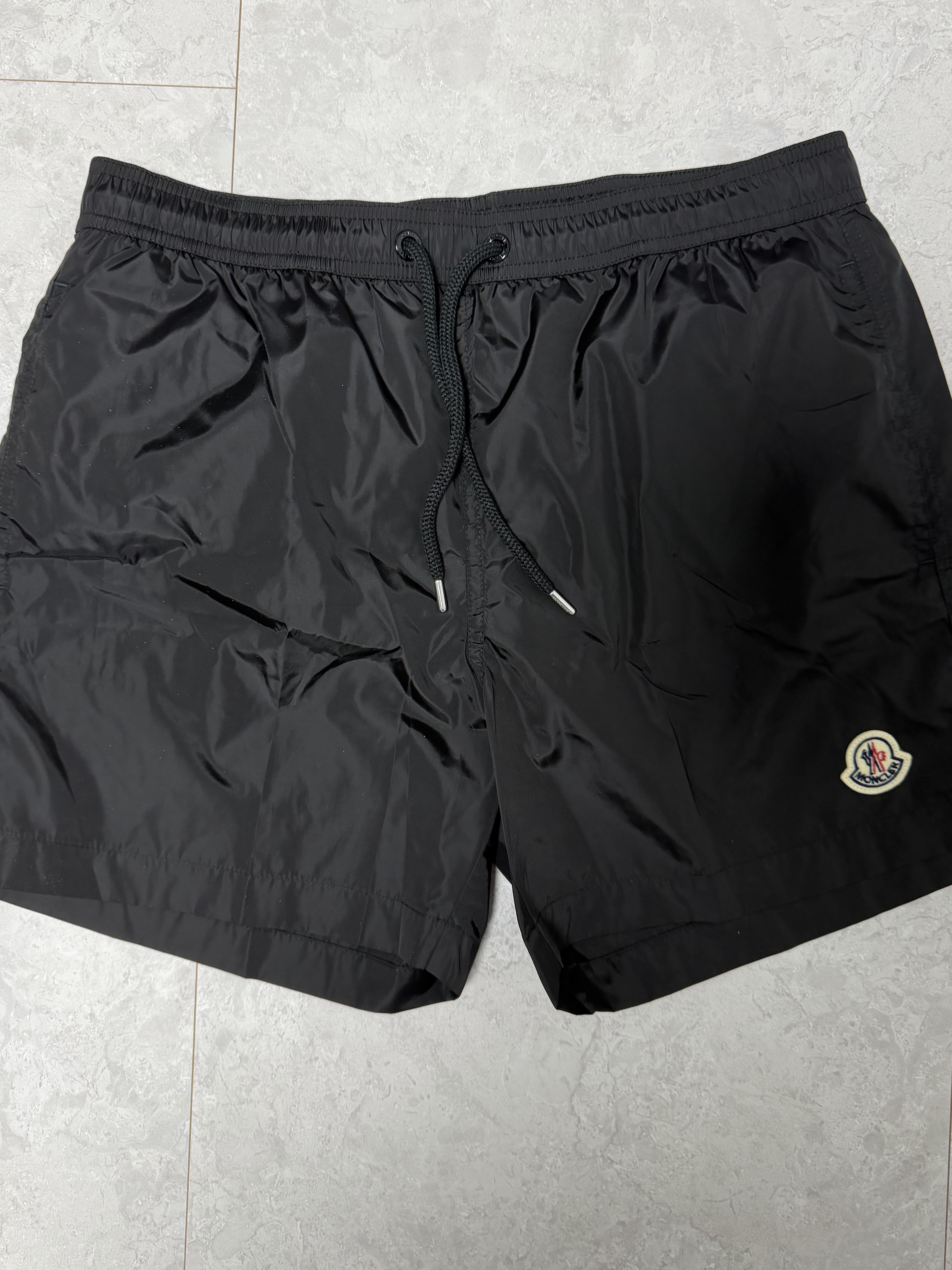 Moncler Logo Patch Swim Shorts Black - 25SS 착용 스타일