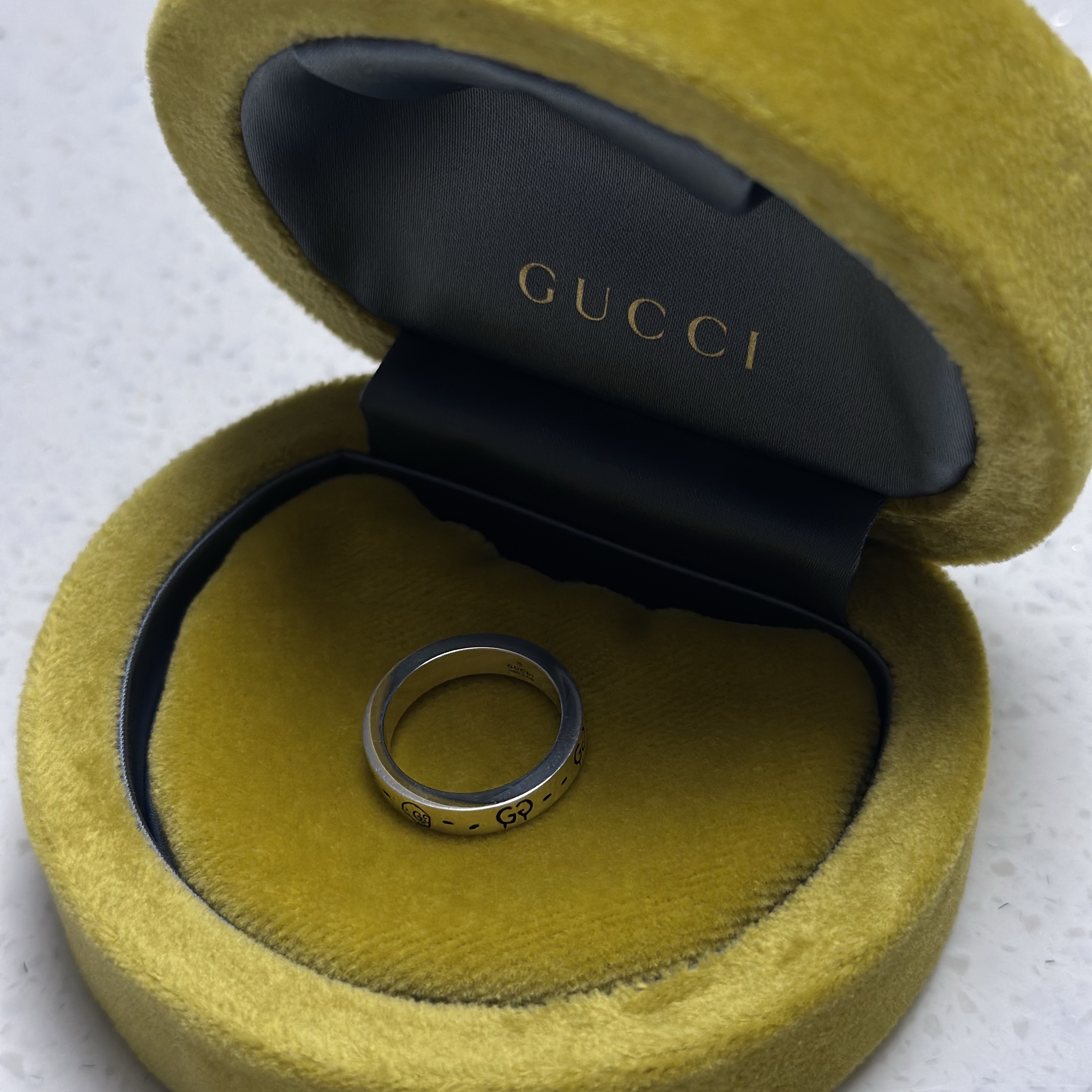 Gucci Ghost Ring Silver 3.8mm 착용 스타일