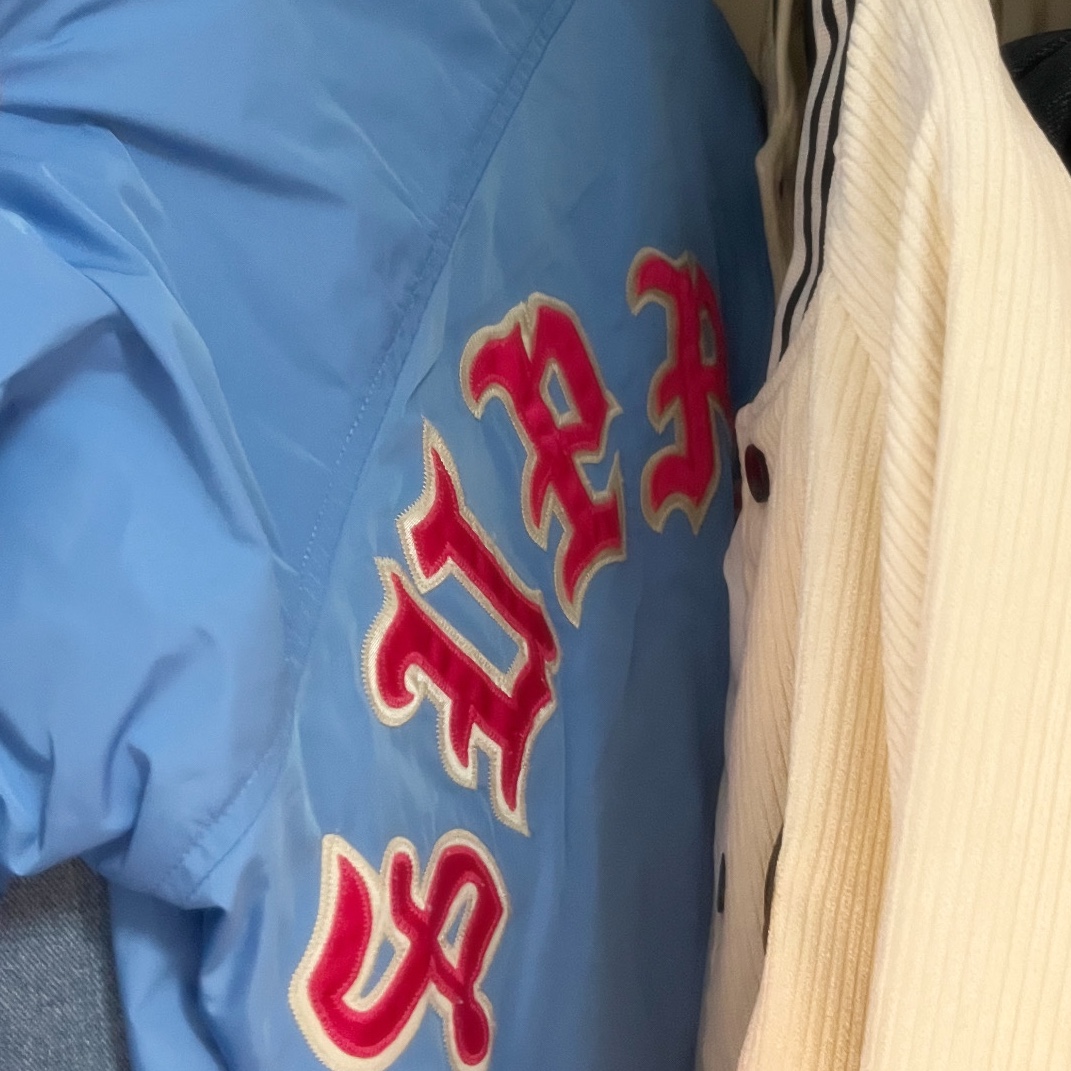 Supreme Old English Arc Coaches Jacket Light Blue - 25FW 착용 스타일