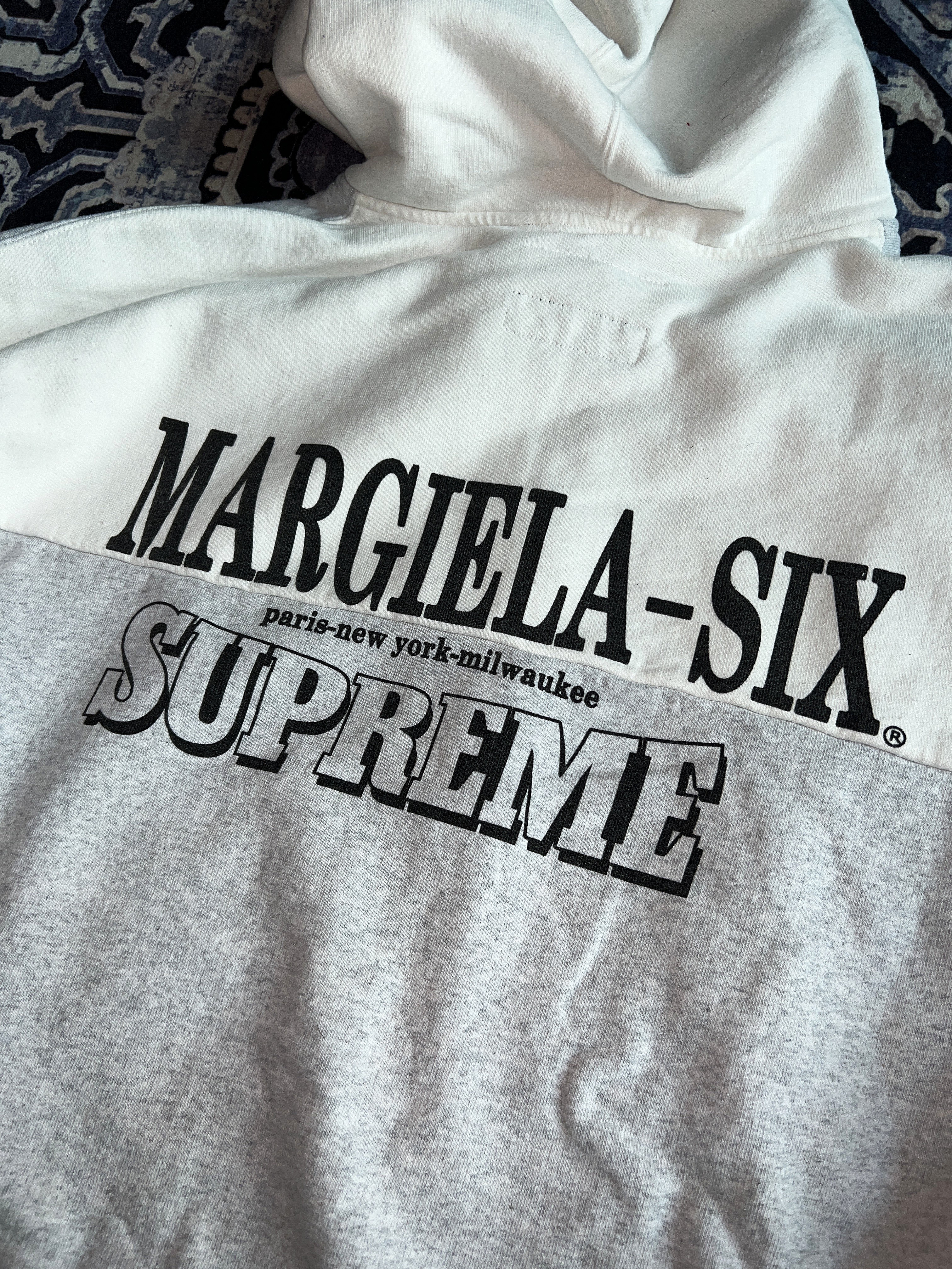 Supreme x MM6 Maison Margiela Eagle Zip Up Hooded Sweatshirt Ash Grey - 26SS 착용 스타일