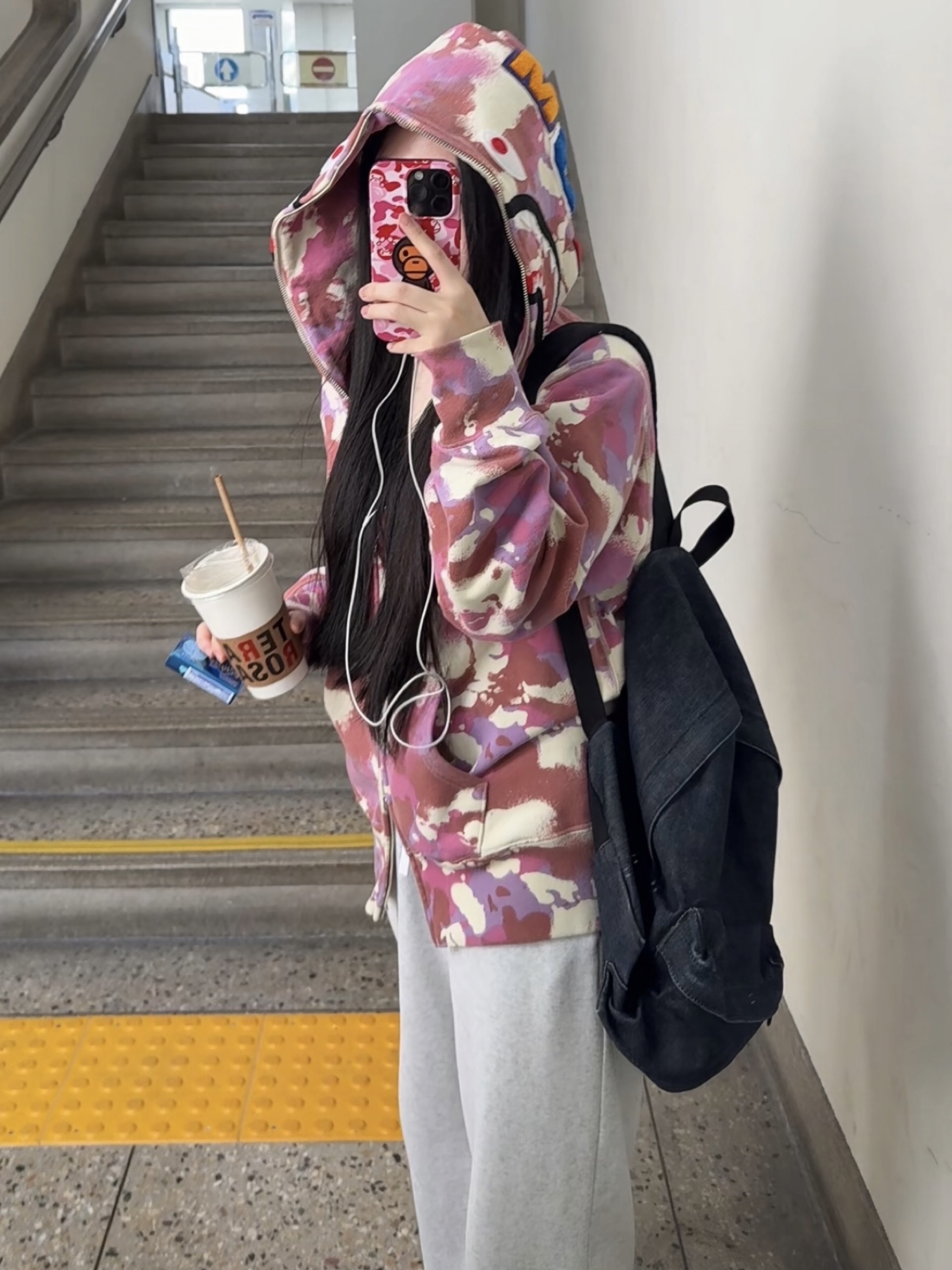 BAPE ABC Milo Camo iPhone 16 Pro Case Pink, BAPE Map Camo Shark Relaxed Fit Full Zip Hoodie Multi 착용 스타일