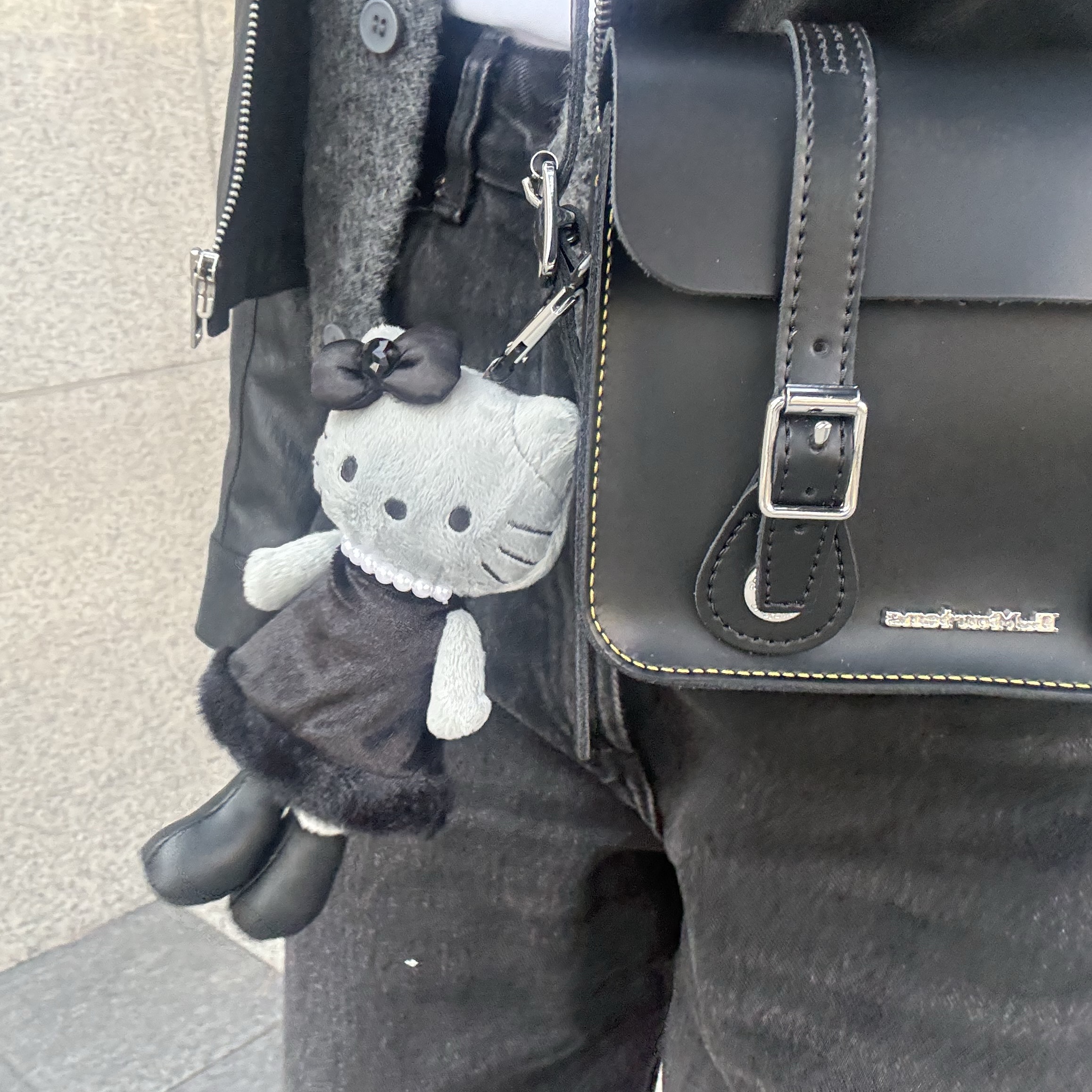 Sanrio Hello Kitty Black Angel Collection Style Up Mascot Dress Gray 착용 스타일 - 1